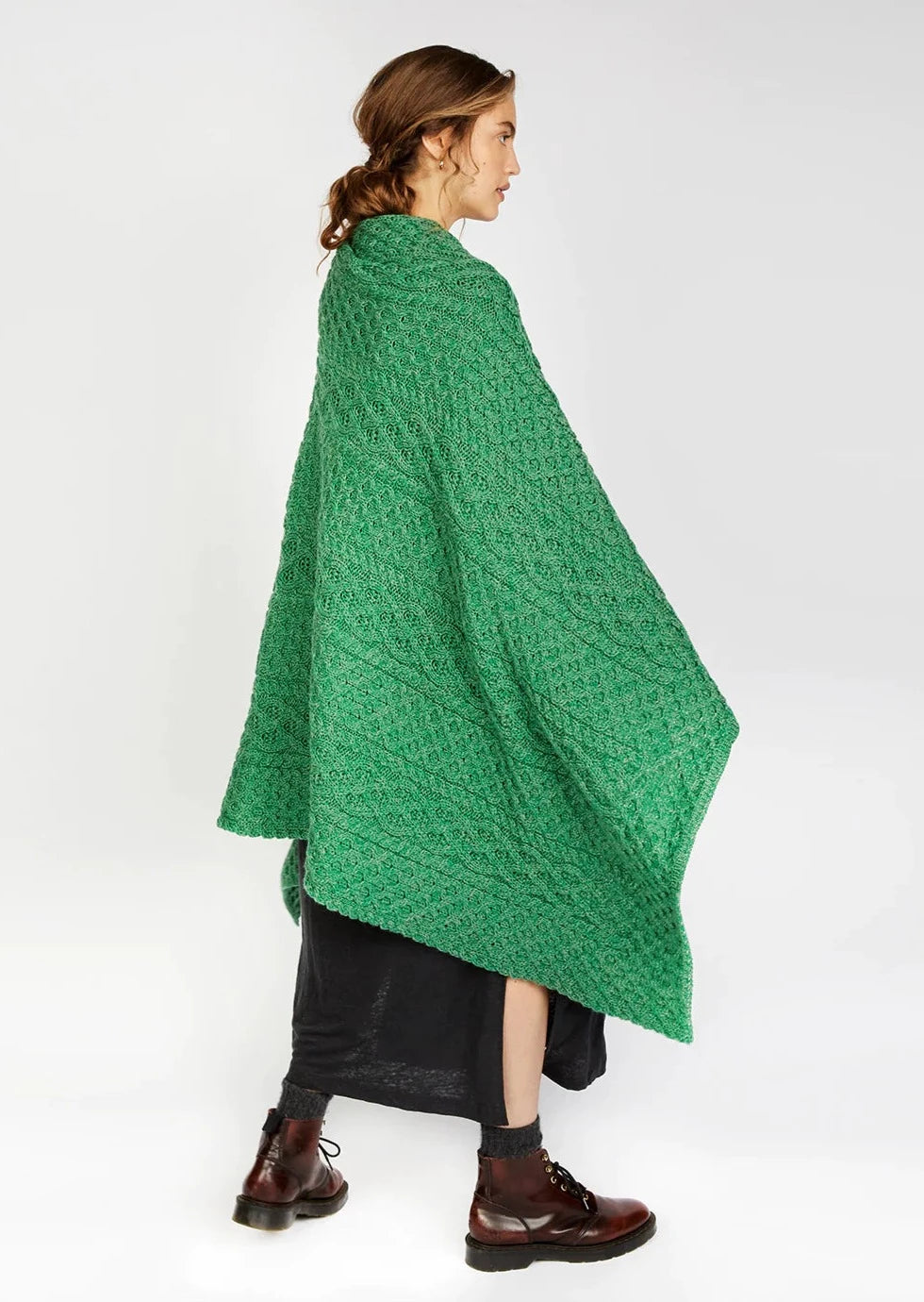 Ireland's Eye Aran Merino Wool Throw Blanket - Soft Green Marl Knit for Cozy Winter Nights, Living Room Decor & Gift Ideas