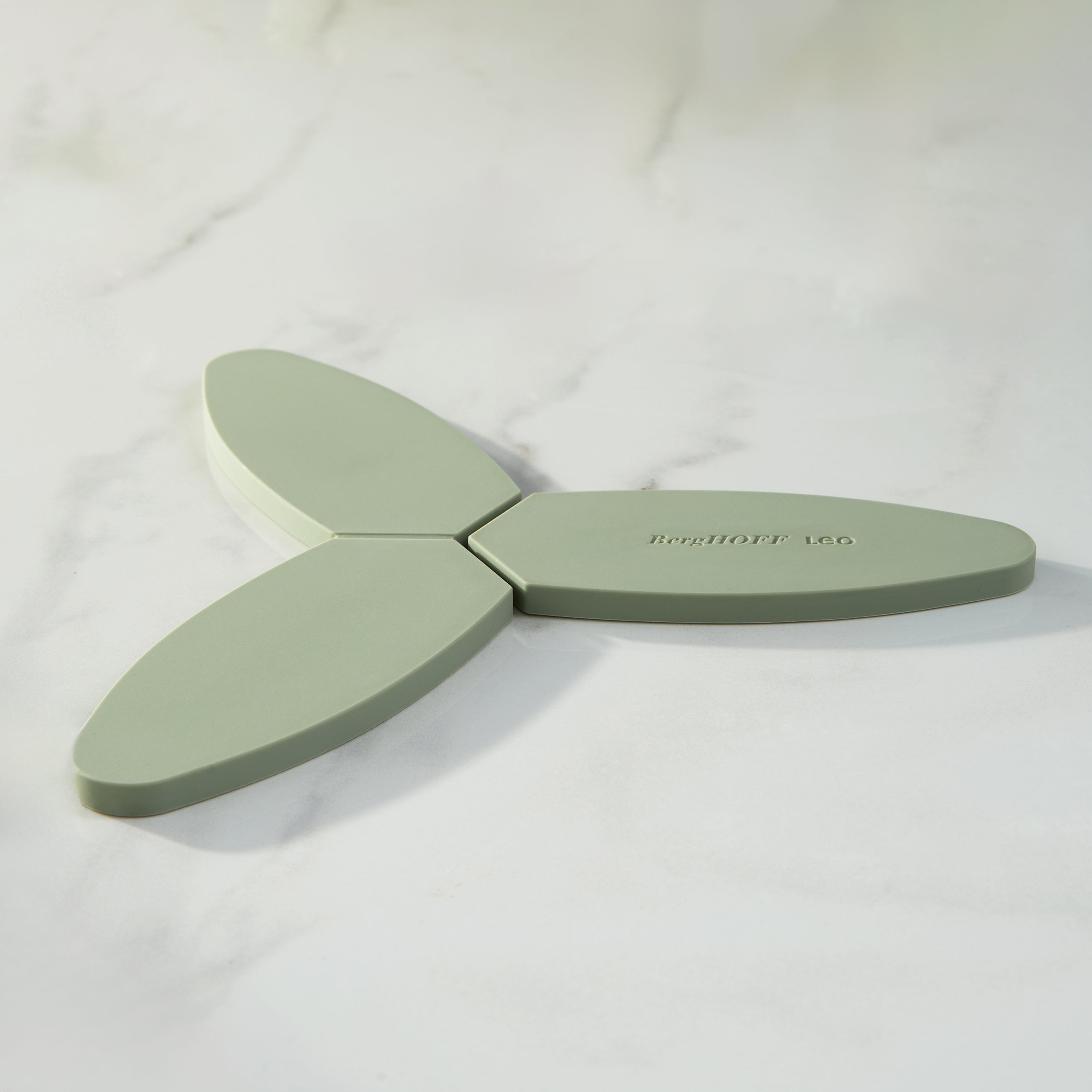 BergHOFF Leo Balance Silicone Foldable and Magnetic Trivet 9.5 Inch - Heat Resistant Hot Pad for Pots and Pans, Sage Green - Perfect for Kitchen Countertops, Dining Tables, and Outdoor Cooking