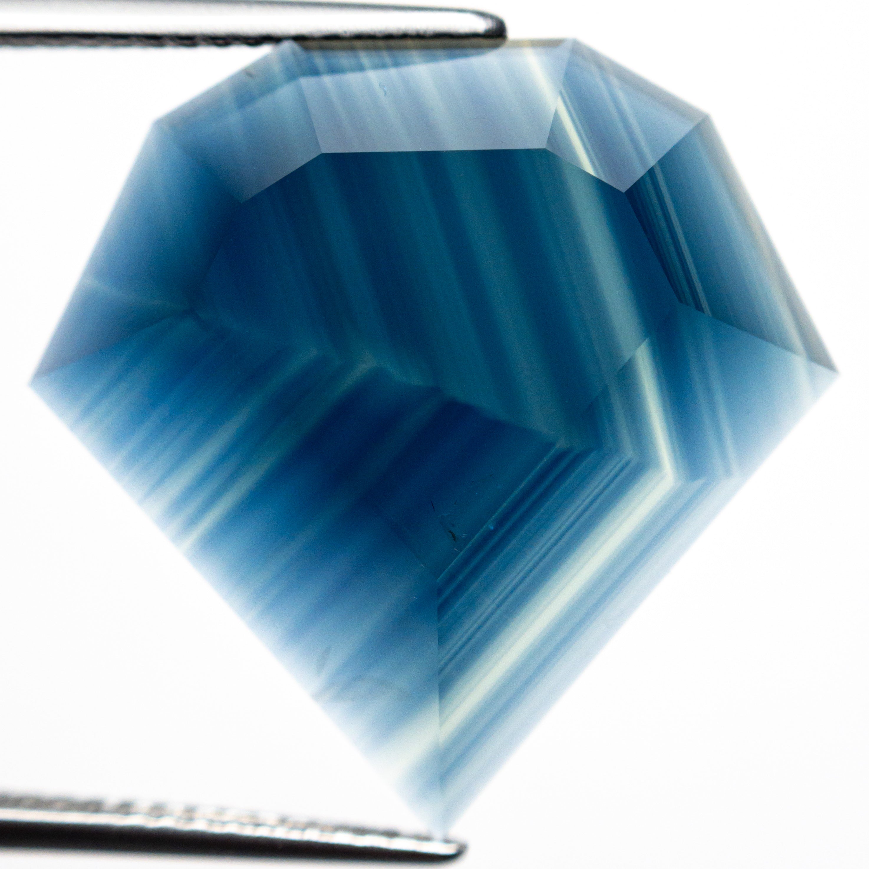 12.14ct Natural Shield Portrait Cut Sapphire Gemstone - 21.90x22.15x2.98mm Oval Blue Sapphire for Jewelry Making, Engagement Rings & Collector's Items