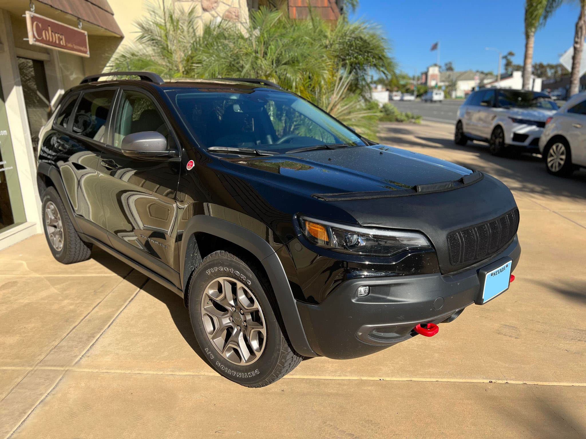 Jeep Cherokee Hood Bonnet Bra Cover (2019-2022) - Durable Car Protection for Off-Road Adventures & Daily Driving
