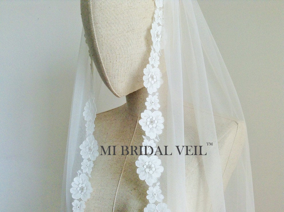 Elegant Boho Lace Wedding Veil with Floral Embroidery - Fingertip Length Bridal Veil for Romantic Ceremonies | Perfect for Bohemian, Beach & Outdoor Weddings