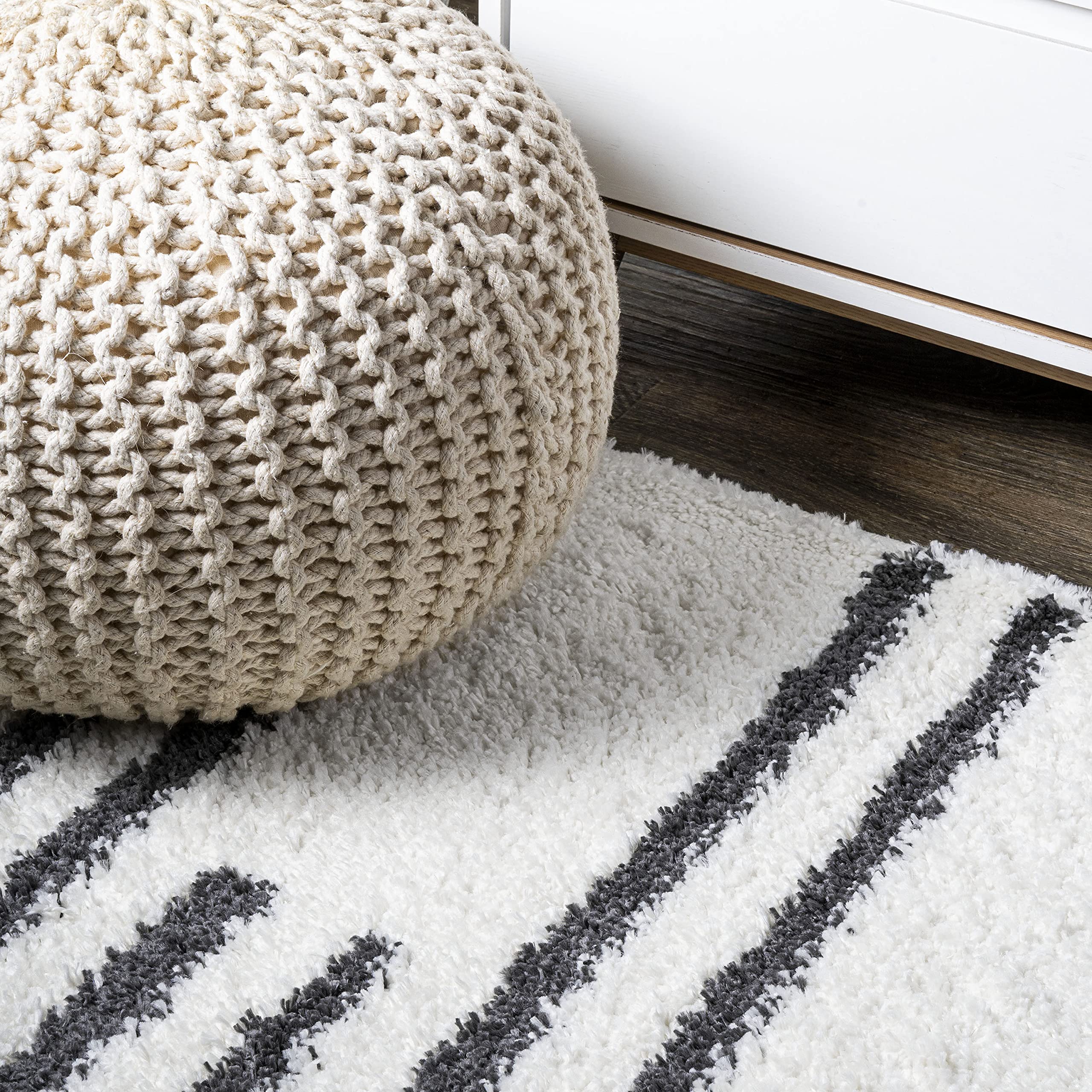 JONATHAN Y MOH406A-8 Petra Stripe Geometric Shag Rug 8x10 - Bohemian Contemporary Area Rug for Bedroom, Living Room & Kitchen - Easy Clean Non-Shedding White/Black Rug - Perfect for Modern Home Decor & Cozy Spaces
