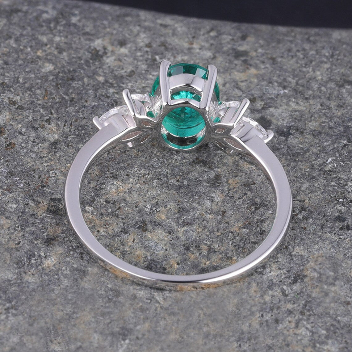 Oval Cut Emerald Moissanite Engagement Ring with Cluster Diamonds - Perfect for Wedding Proposals & Anniversary Gifts