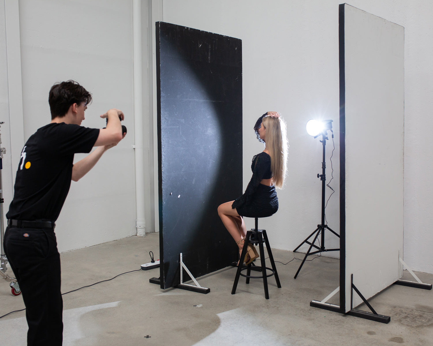 Aputure Amaran 100X Bi-Color LED Light Panel - 5600K & 3200K Adjustable, Dimmable Video Light for Photography & Videography - Perfect for YouTube, Studio, and Live Streaming (Open Box)