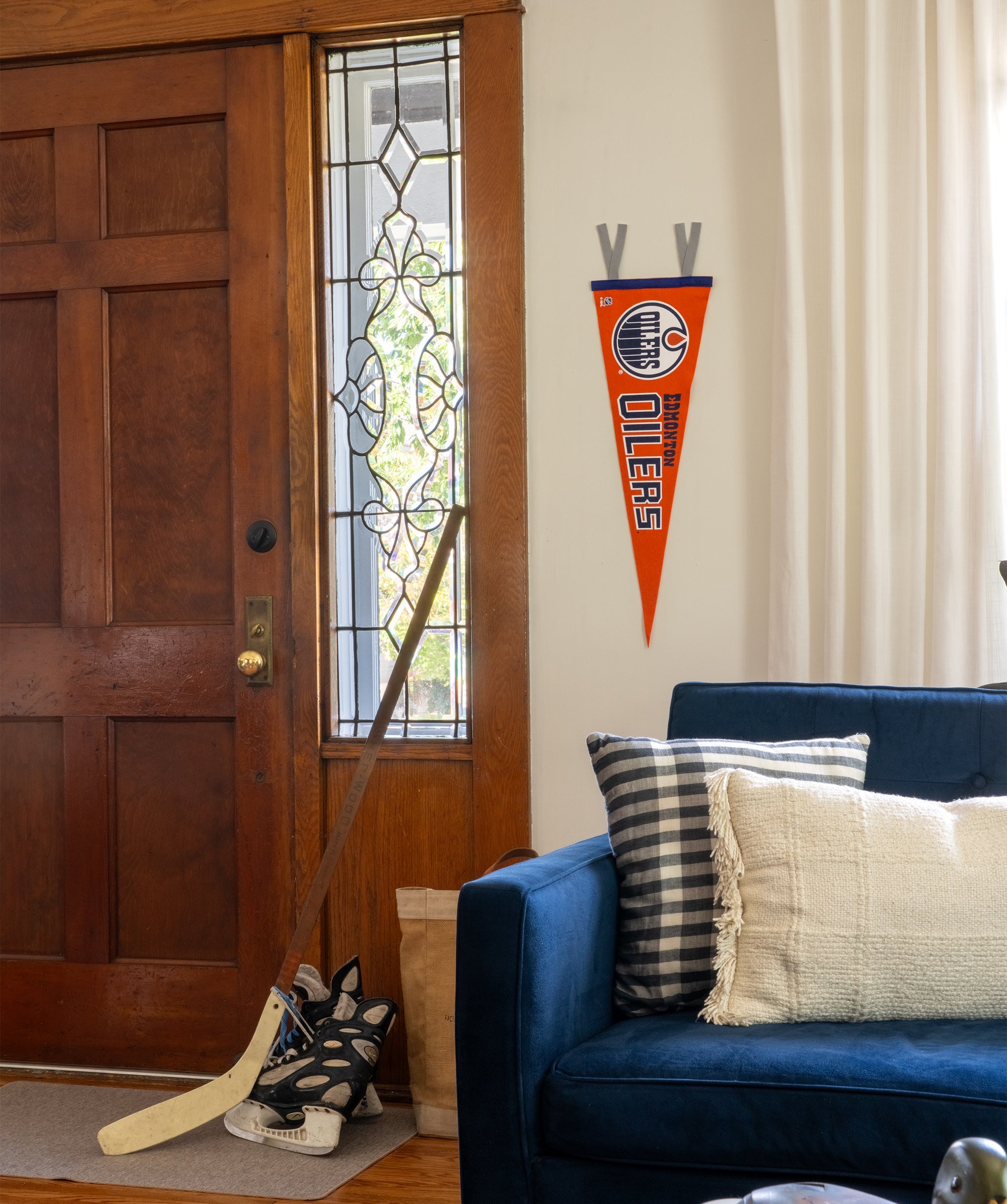 Edmonton Oilers NHL Pennant Flag - Premium Oxford Pennant for Hockey Fans | Perfect for Game Day Decor, Man Cave, and Sports Memorabilia Collection