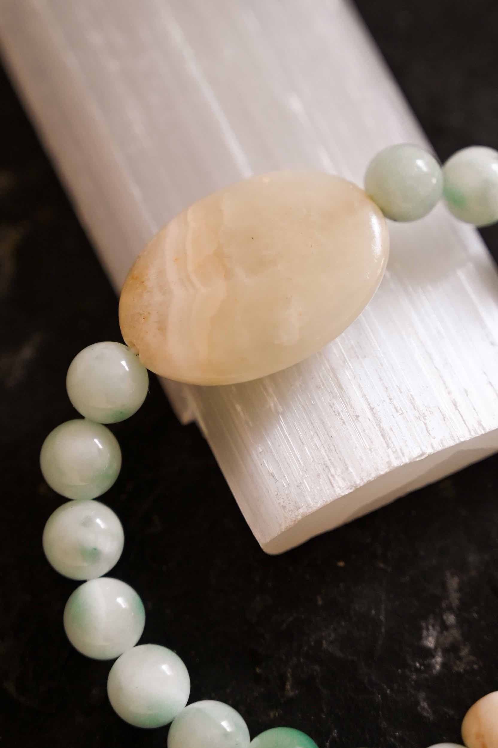 Heart Moonstone Bracelet for Women - Healing Crystal Jewelry for Stress Relief & Positive Energy - Perfect for Meditation, Yoga & Spiritual Gifts