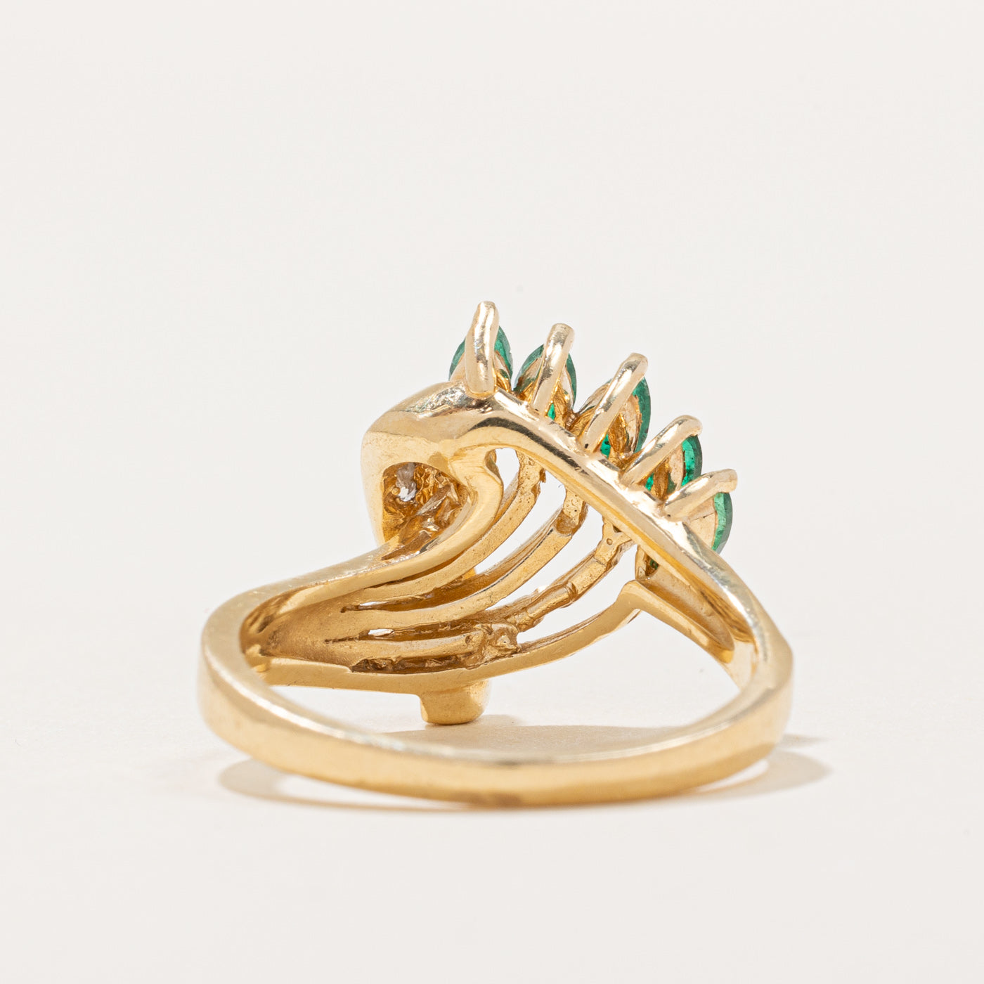 Exquisite 0.30ctw Emerald & Diamond Cocktail Ring (0.11ctw Diamonds) - Size 6.25 - Elegant Jewelry for Women - Perfect for Evening Parties, Weddings & Special Occasions