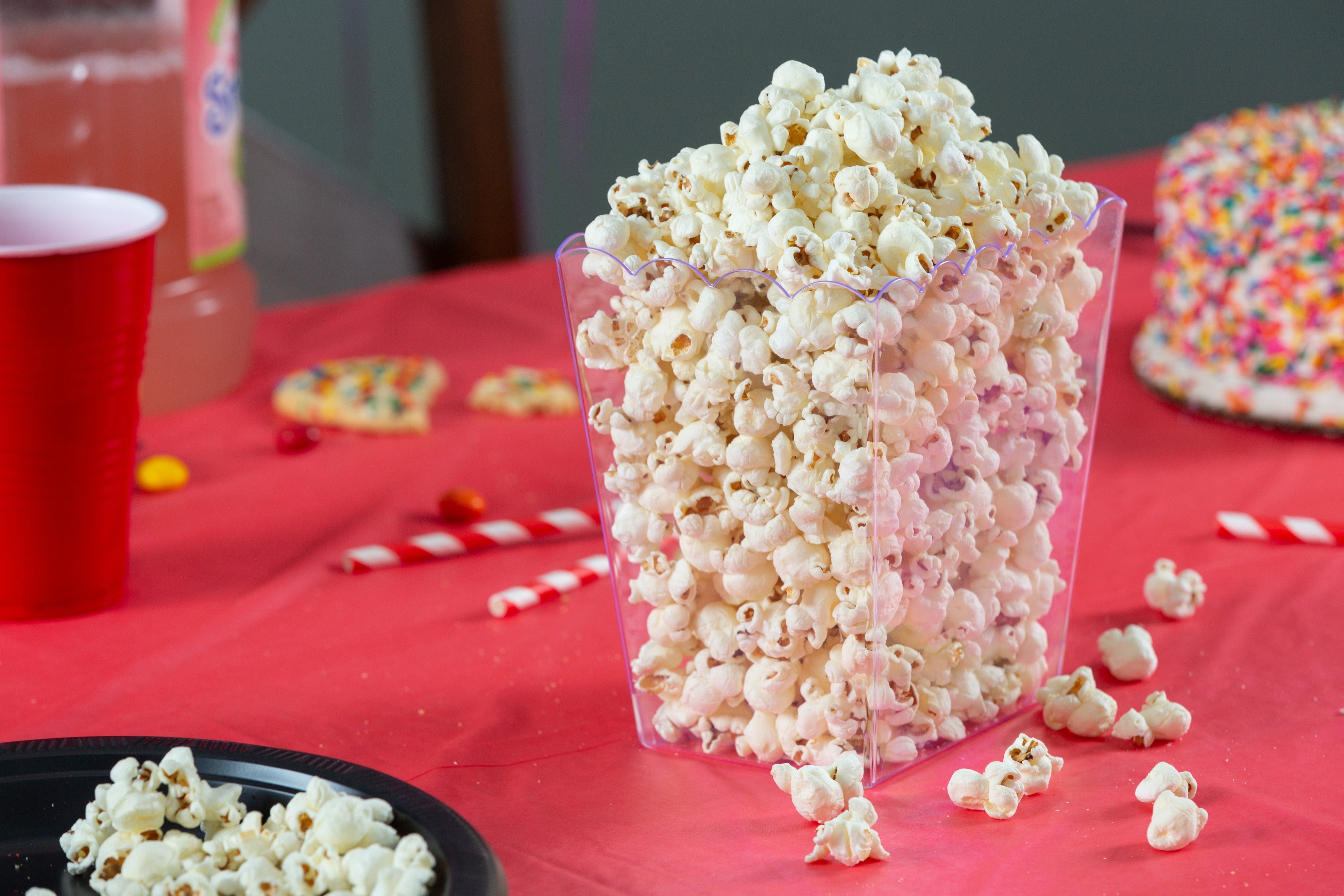 5 Pack Clear Plastic Popcorn Containers - BPA Free Reusable Movie Theater Style Snack Containers for Parties, Carnivals & Home Movie Nights