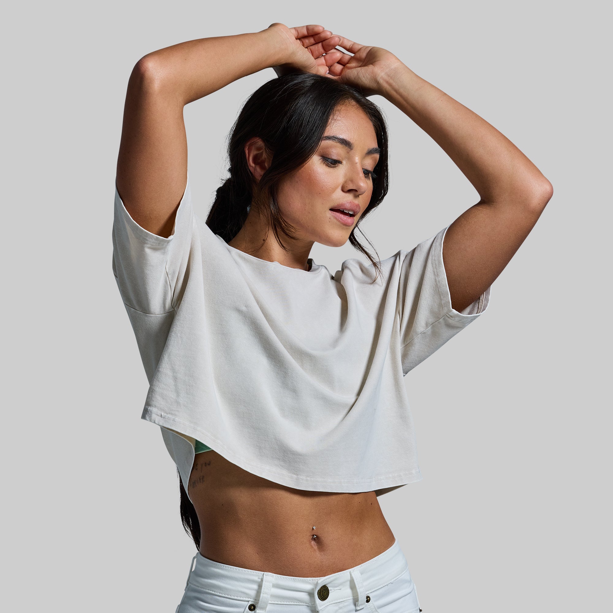 Training Crop Tee 2.0 - Women's Workout T-Shirt in Washed Sand | Perfect for Yoga, Gym & Running | Breathable & Comfortable Fitness Top