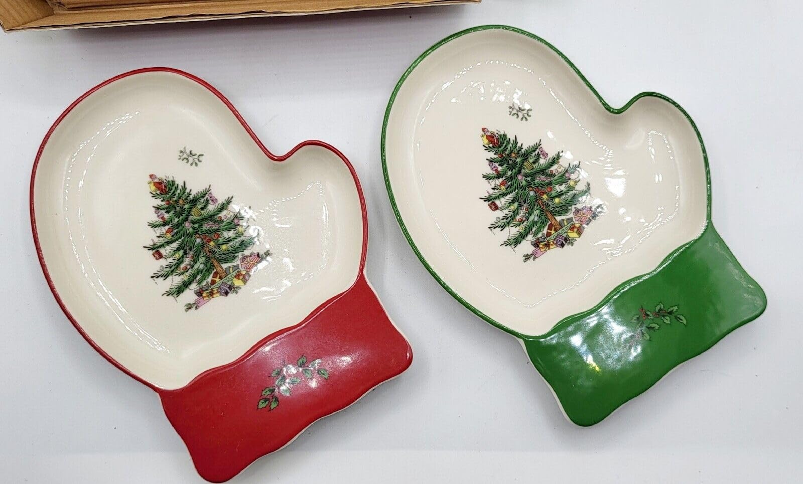 Spode Christmas Tree Mitten Plates (Set of 2) - 7