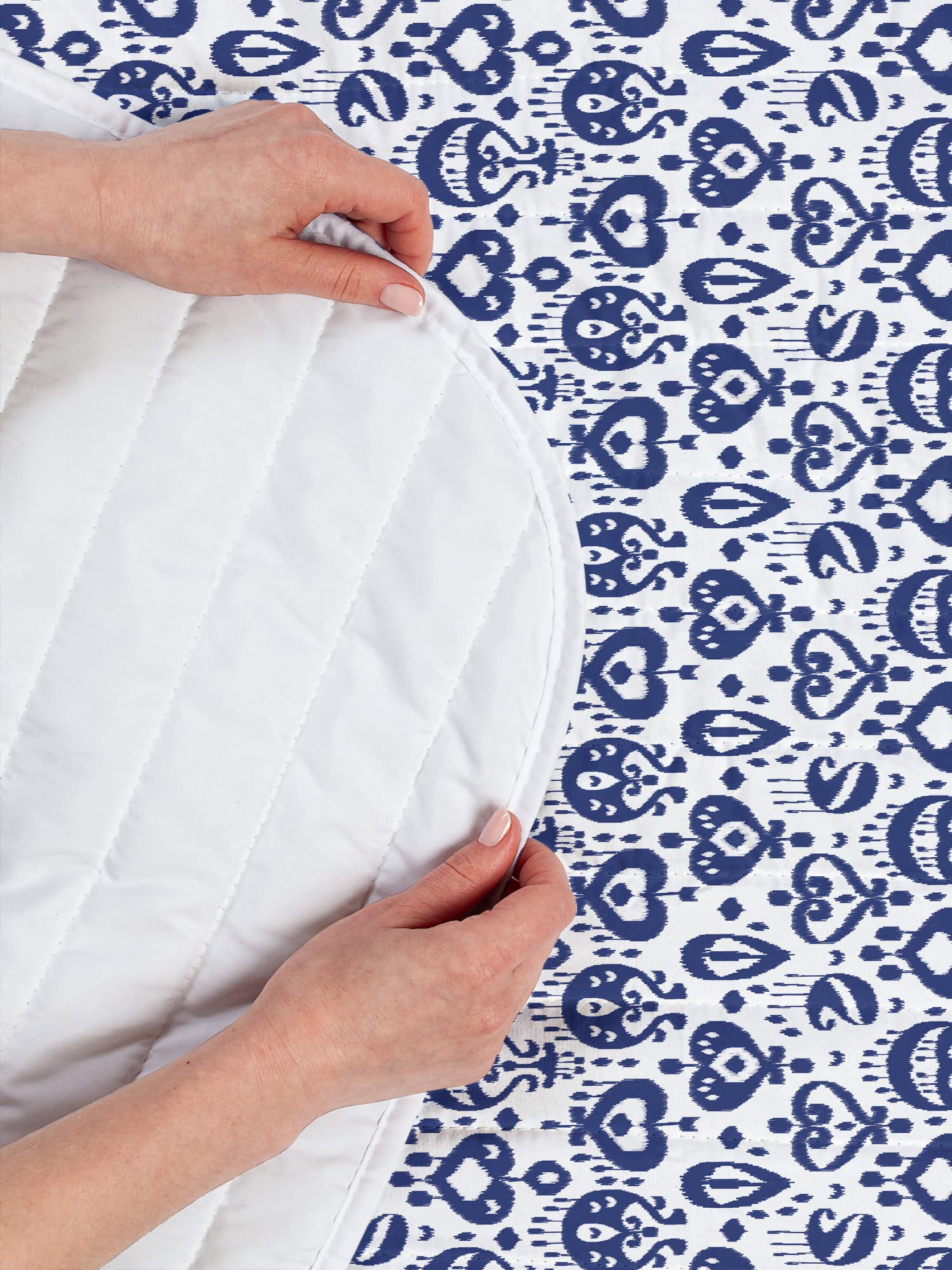 Ambesonne Navy Blue Microfiber Bedspread Set - King Size Ikat Pattern Damask Comforter with Pillow Shams | Soft Retro Style Bedding in Blue & White | Perfect for Master Bedroom, Guest Room & Bohemian Home Decor