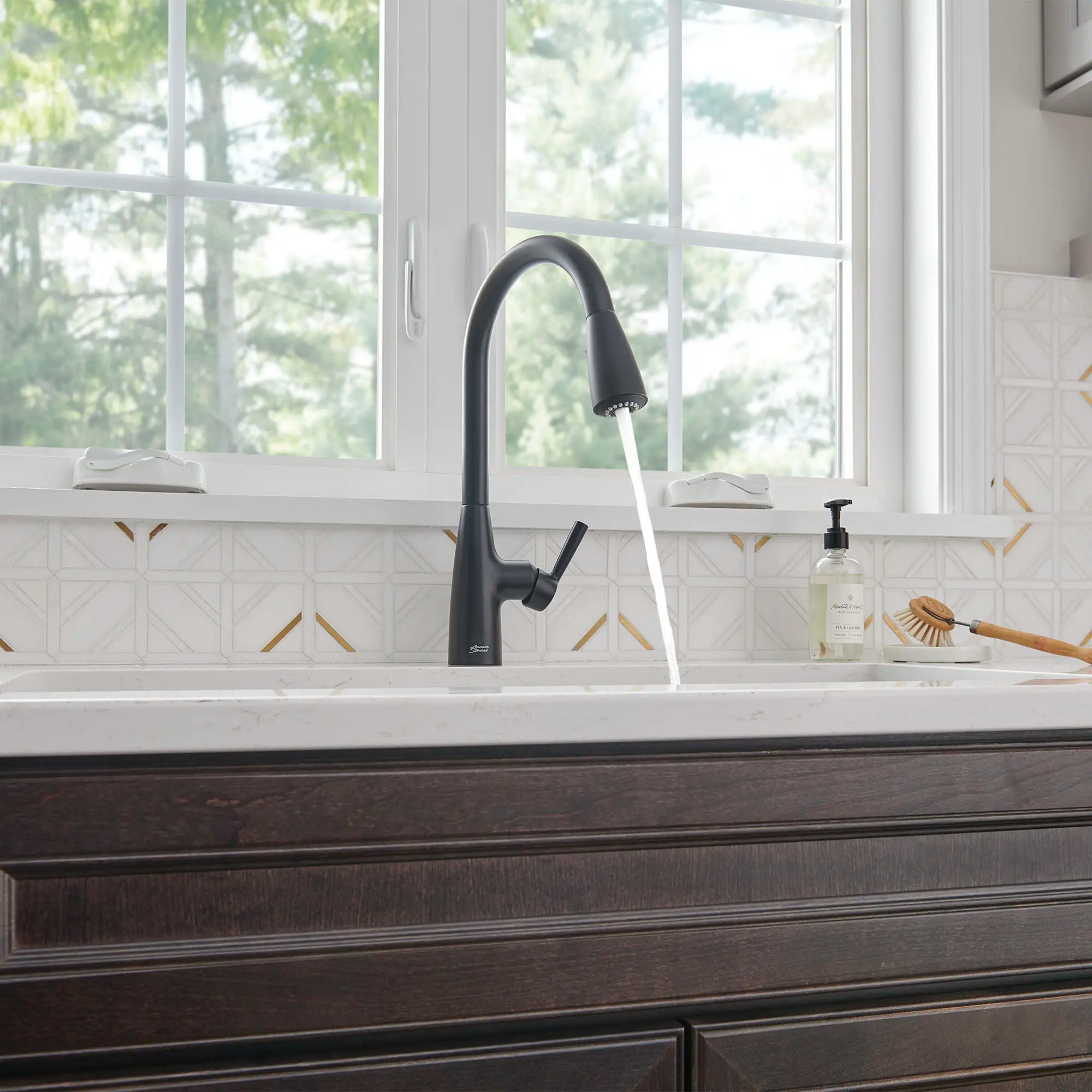 Fairbury® Single Handle Pull Down Kitchen Faqaucet with Dual Spray - 1.8 GPM (6.8 L/min) Water Flow, Lever Handle Design - Perfect for Modern Home Kitchen Sink, Dishwashing & Food Prep