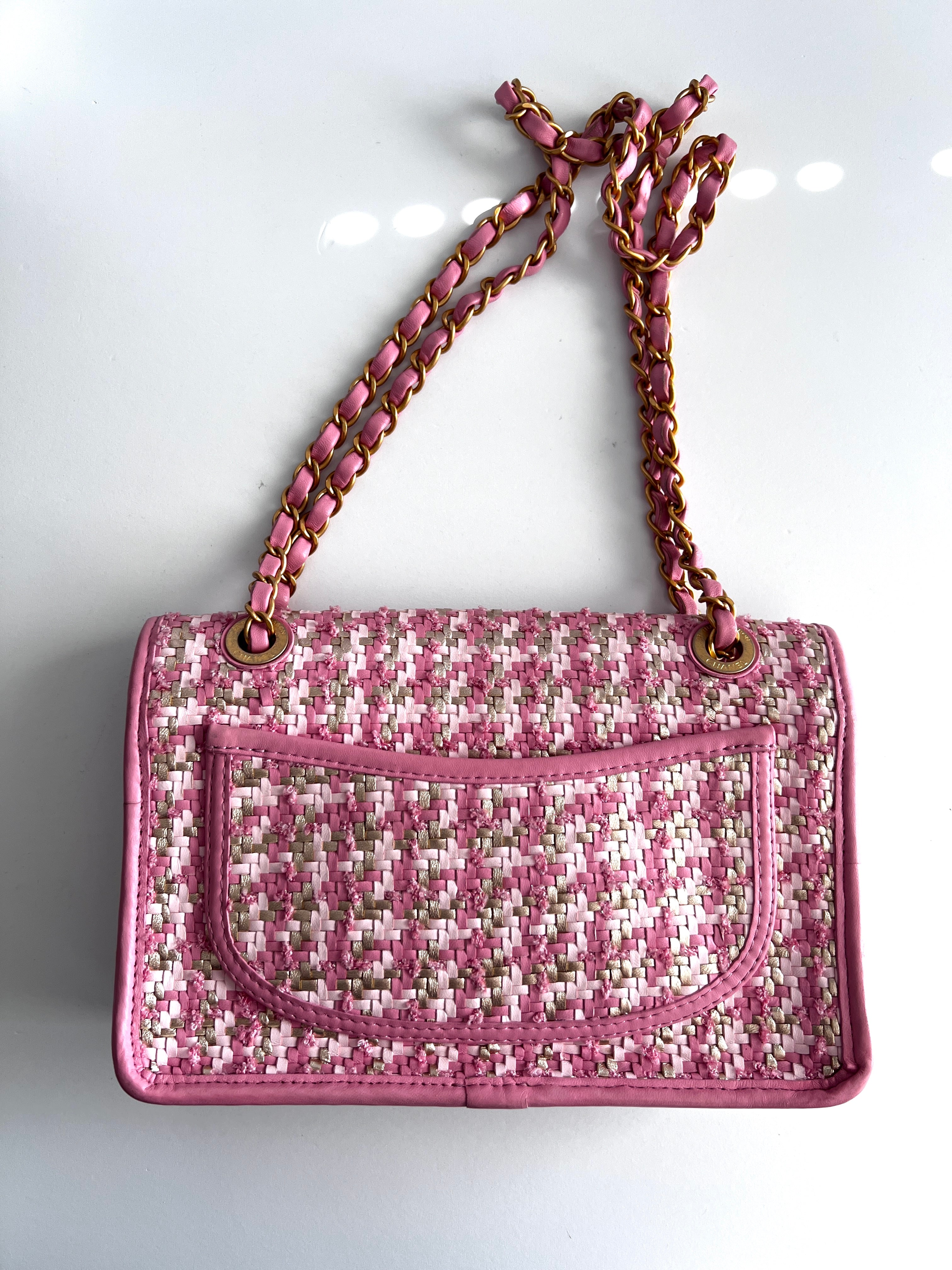 Chanel Tweed & Leather Houndstooth Weave Flap Bag - Luxury Designer Handbag for Women, Perfect for Parties, Dating & Special Occasions