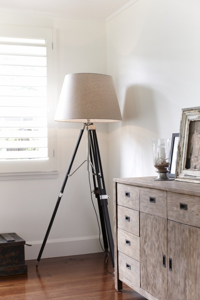 Vintage Nautical Tripod Floor Lamp - Hollywood Marine Style Rustic Decor for Living Room, Bedroom & Office (Shade Not Included) | Coastal Home Lighting, Beach House Decor, Seaside Cottage Ambience