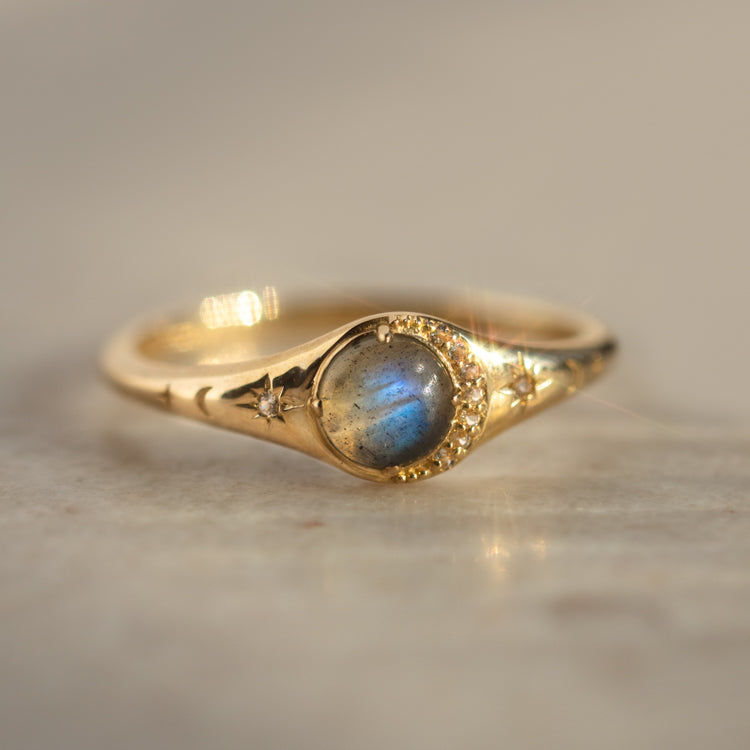 Solid Gold Lunar Labradorite Signet Ring for Women - Elegant Zodiac Jewelry Gift for Birthdays & Special Occasions