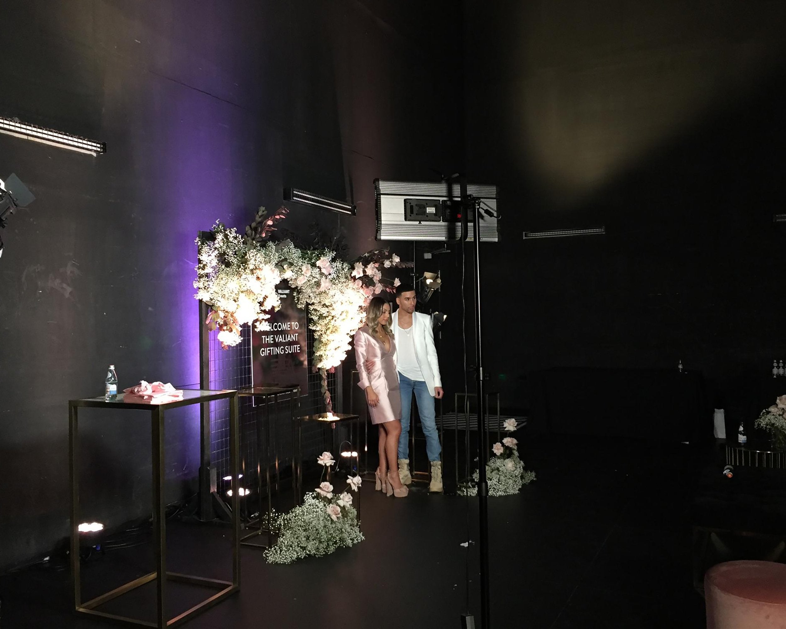 Boling BL 2250P LED Light Panel - 18W Dimmable Photography Lighting for Studio, YouTube Videos & Product Photography - Perfect for Content Creators, Vloggers & Photographers