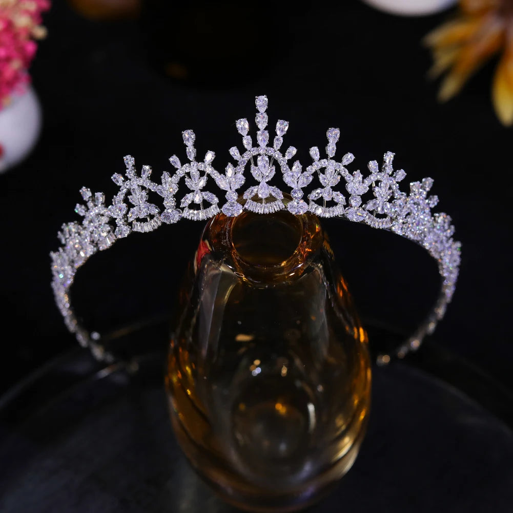 Sparkling Bridal Tiara Headband with Crystal Cubic Zirconia – Elegant Wedding Hair Accessory for Brides, Bridesmaids & Prom – Perfect for Weddings, Formal Events & Special Occasions
