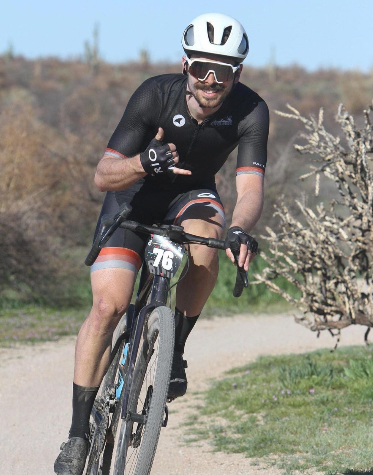 Giant Revolt Advanced Pro 1 Carbon Gravel Bike - Lightweight & Durable for Off-Road & Adventure Cycling | Perfect for Trail Riding, Commuting & Bikepacking