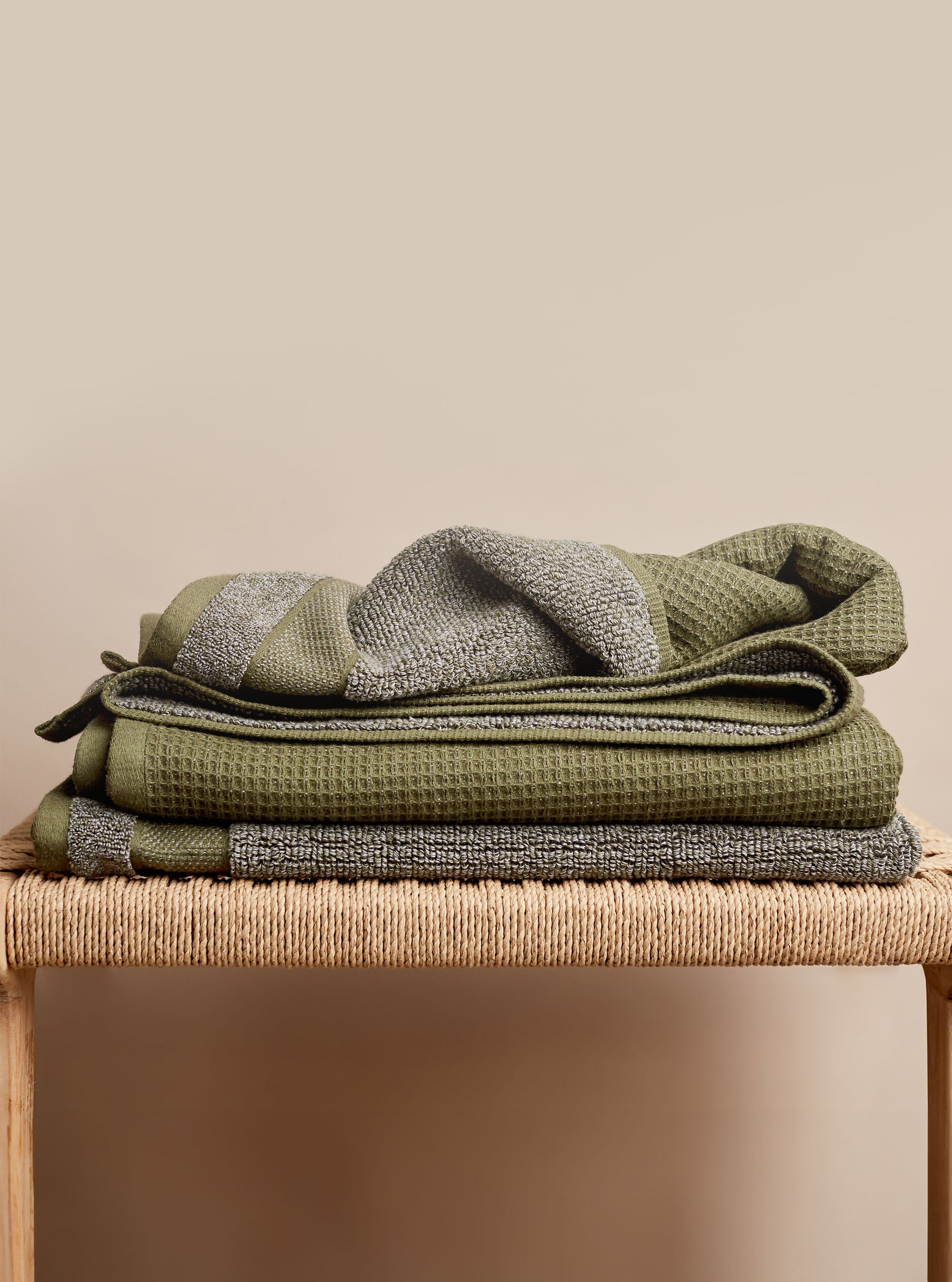 Premium Cocoon Towel Set - Ultra Soft & Absorbent Bath Towels for Spa, Yoga & Beach - Olive Green Luxury Towel Bundle for Home & Travel