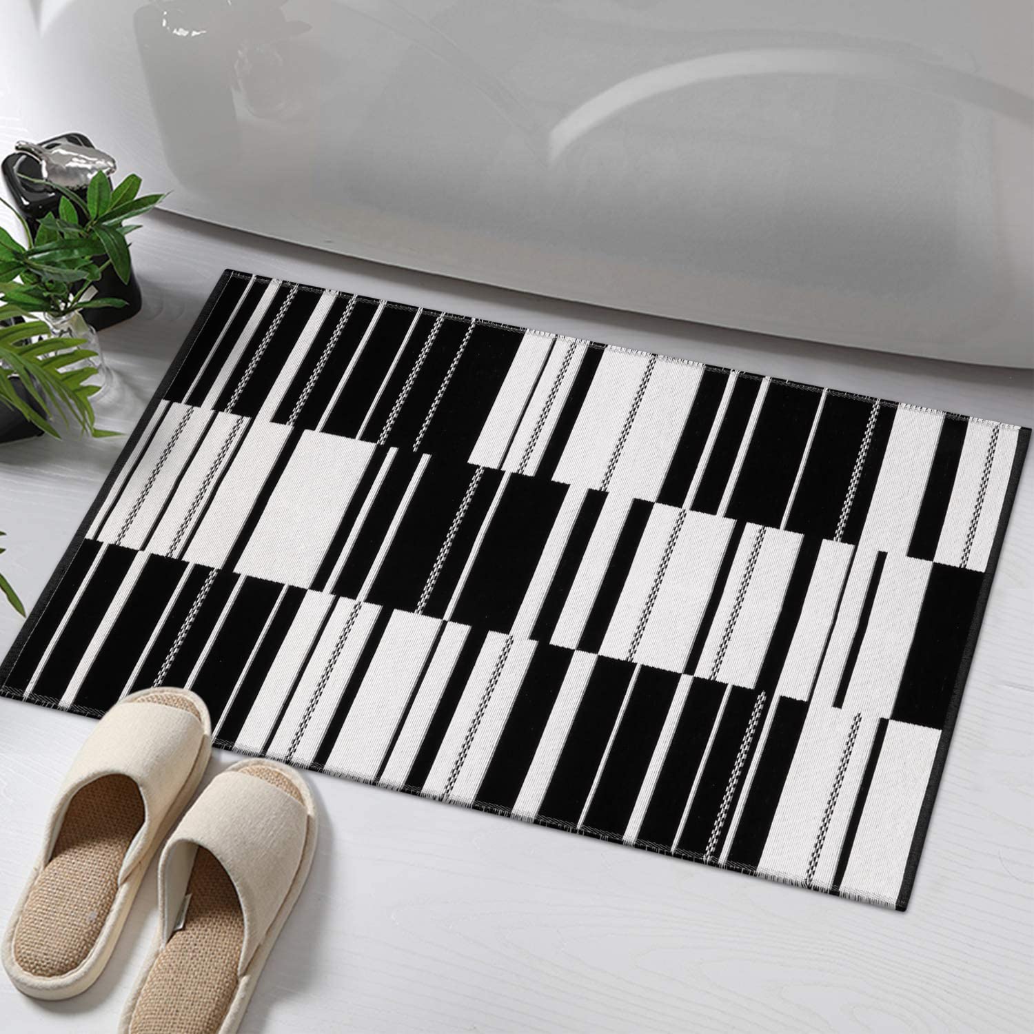 Tiffasea Modern Bathroom Rug 2x3 Feet, Machine Washable Black and White Reversible Door Mat - Hand-Woven Non-Slip Small Rug for Farmhouse, Entryway, Kitchen, Laundry, Bedroom & Bathroom - Perfect for Indoor and Outdoor Use