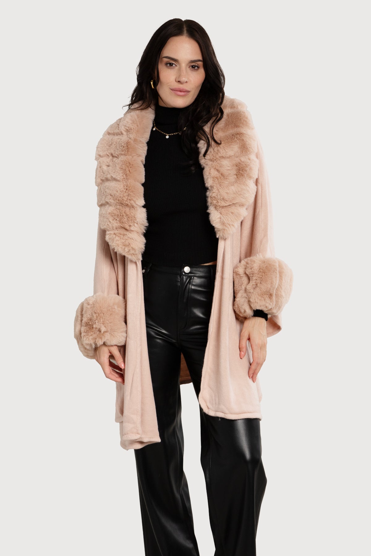 Stylish Kimono with Faux Fur Trim - Elegant Loungewear & Home Wear for Women | Perfect for Relaxing, Spa Days & Cozy Evenings