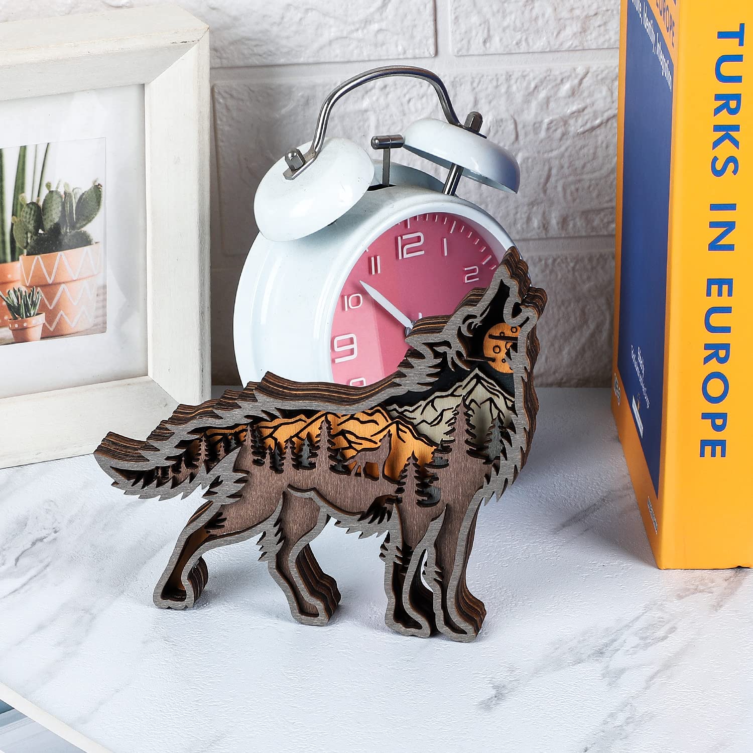 Laozai Wooden Wolf Decor - Rustic Cabin Wall Art, Mountain Animal Sculpture for Bedroom, Living Room & Tabletop - Perfect for Lodge, Cabin & Wilderness Themed Home Decor