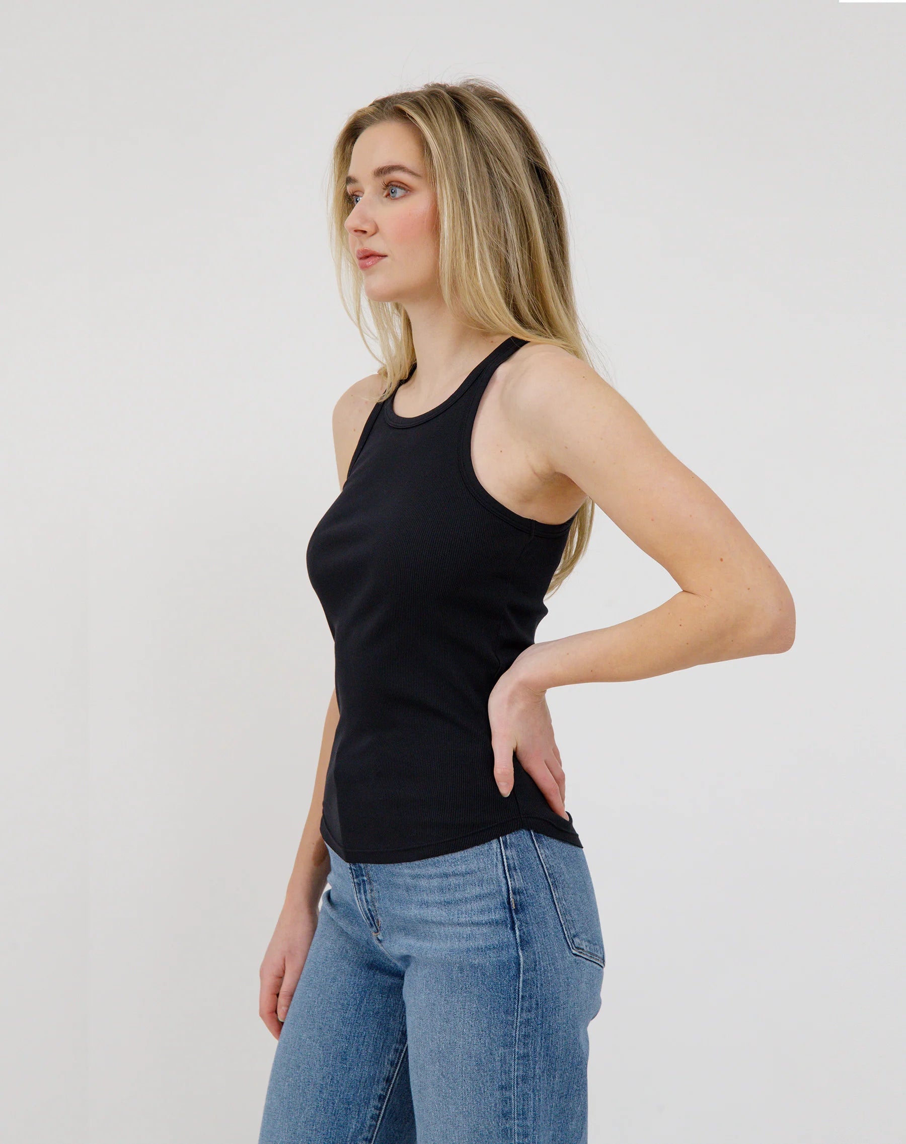 Brunette the Label Women's Ribbed Tank Top with Curved Hem - Soft Stretchy Casual & Layering Essential for Summer Outfits or Yoga Wear