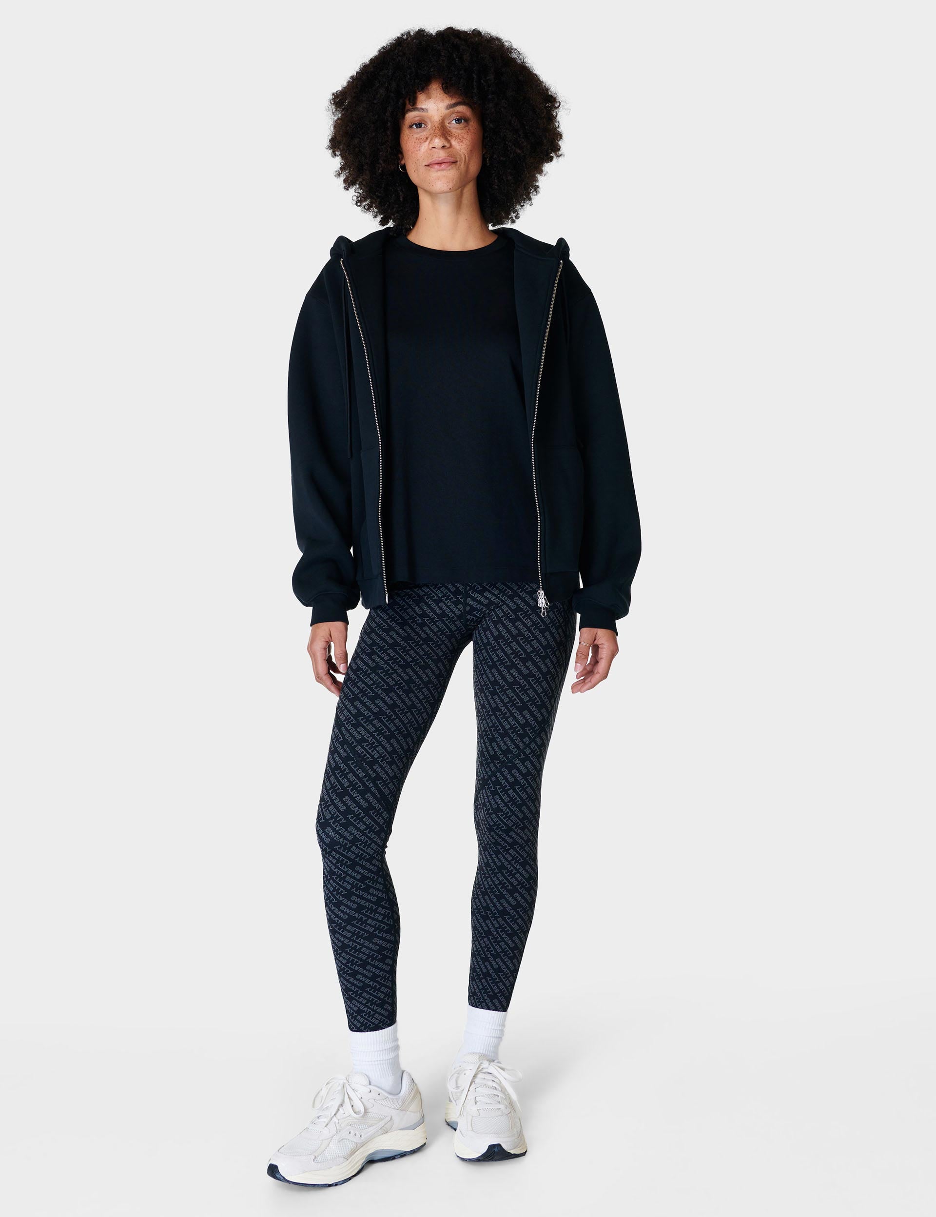 Premium Essential Crew Neck T-Shirt for Men - Soft Cotton Comfort Fit Black Tee - Casual Wear, Layering & Everyday Outfits