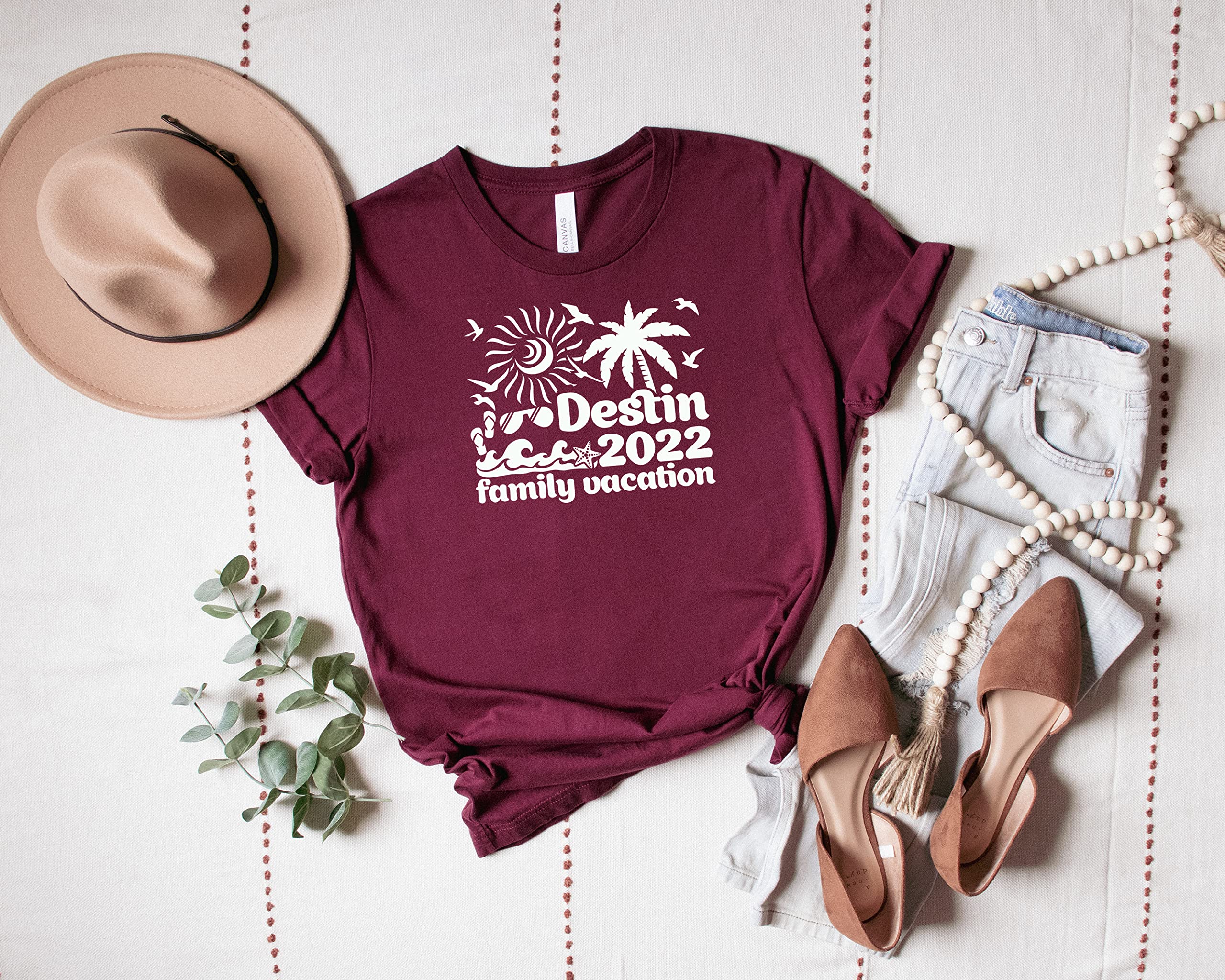 Destin 2022 Vacation Shirt - Florida Beach Holiday Gift for Family & Friends - Perfect for Destin Trips, Beach Outings & Florida Getaways