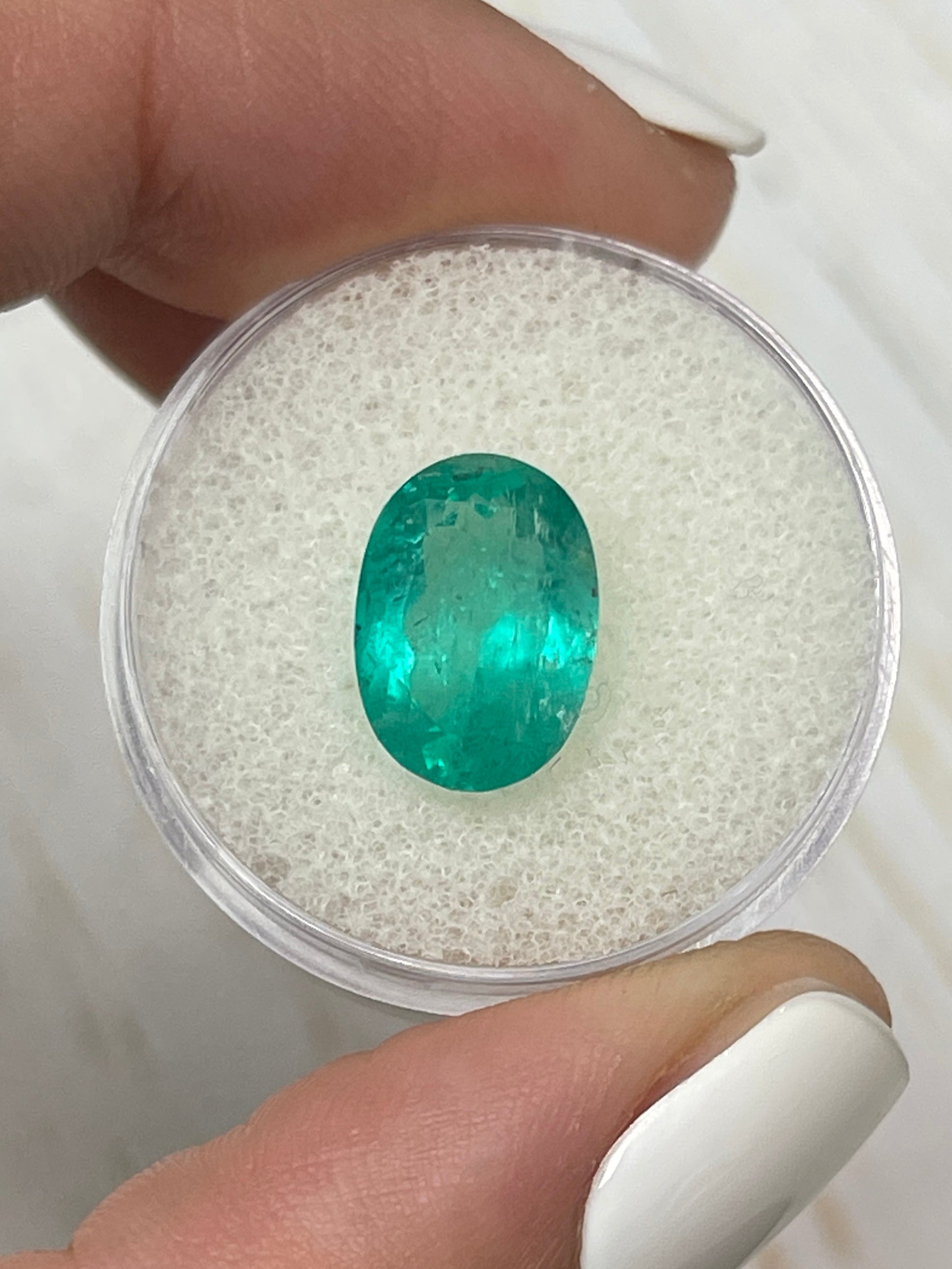 3.85 Carat Deep Bluish Green Natural Loose Colombian Emerald Oval Cut Gemstone for Jewelry Making, Engagement Rings & Luxury Gifts