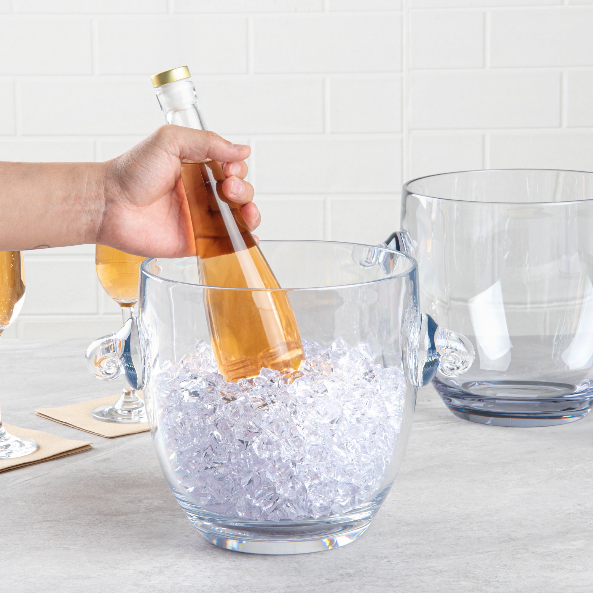 Bar Lux 5.3 Quart Clear Plastic Champagne & Ice Bucket - 11.75