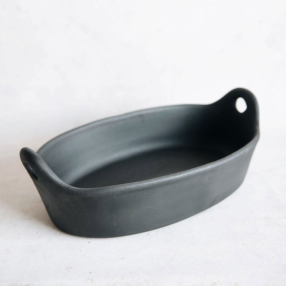 Premium Earthenware Ceramic Oval Roaster - 4.5QT Oven Safe Cookware for Roasting Turkey, Chicken, and Vegetables - Perfect for Thanksgiving, Christmas, and Family Dinners