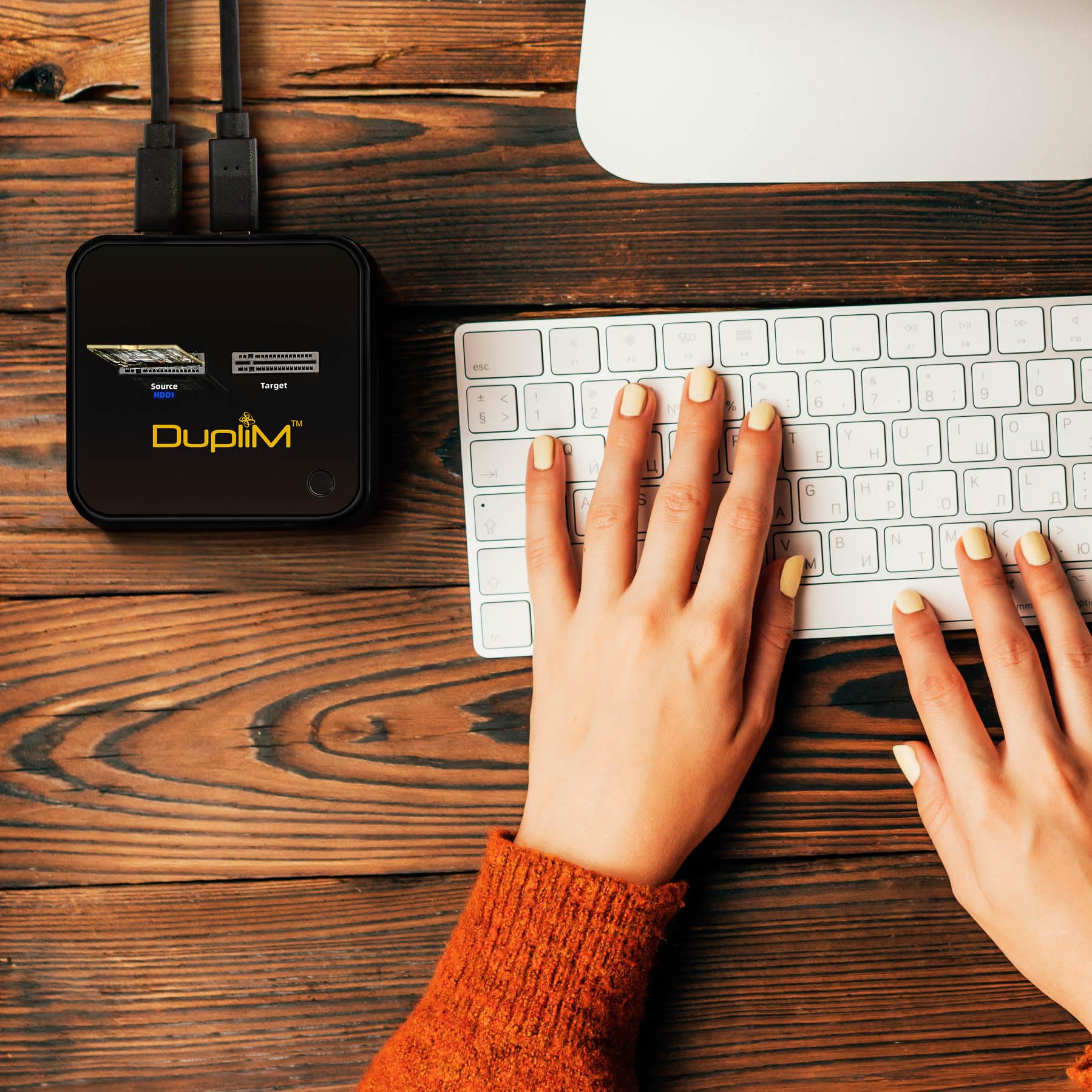 DupliM 1:1 M.2 NVMe SSD Duplicator - Standalone PCIe SSD Cloner & Copier for Fast Data Transfer - Perfect for IT Professionals, Data Centers & PC Builders