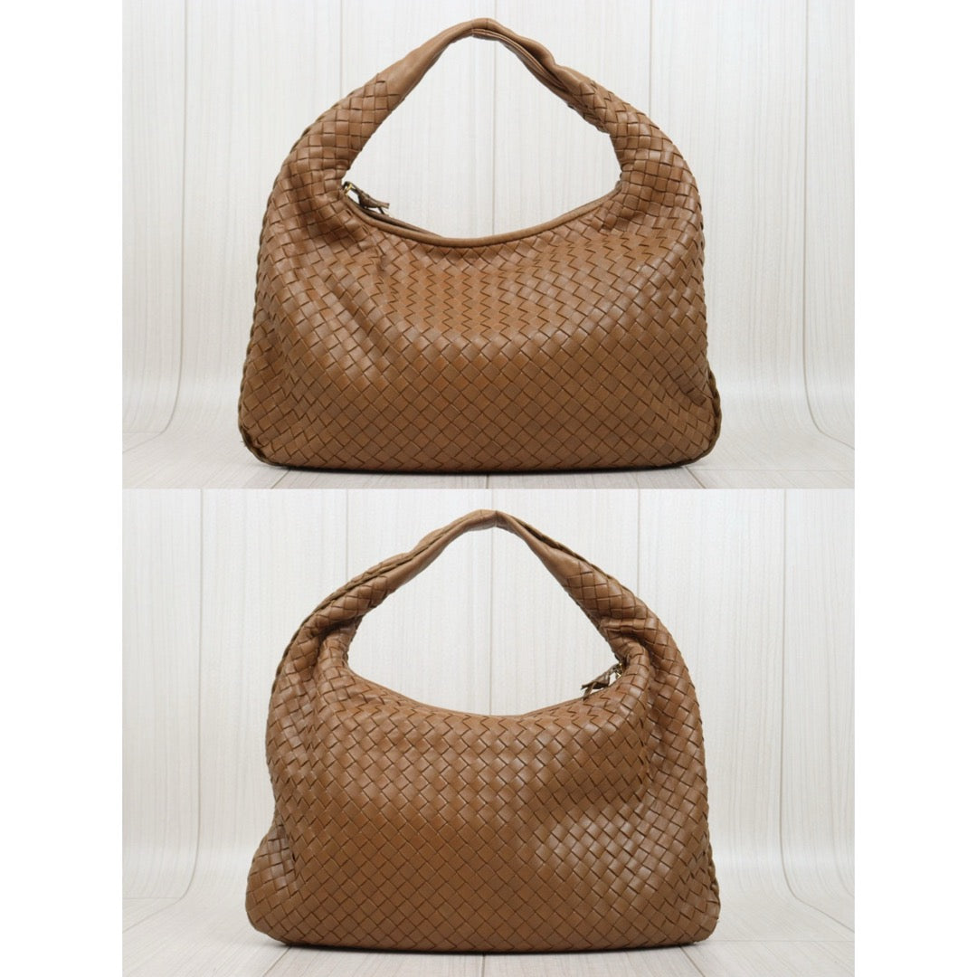 Bottega Veneta V25042416 Genuine Lamb Skin Leather Braided Handbag - Pre-Owned Luxury Purse for Women | Perfect for Date Nights, Parties & Special Occasions