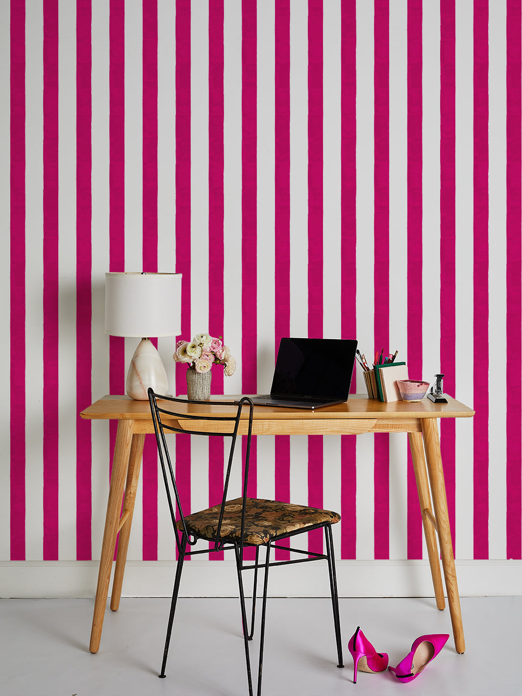 Sarah Jessica Parker White Grosgrain Stripe Wallpaper - Elegant Raspberry Pattern for Living Room, Bedroom & Dining Room Decor