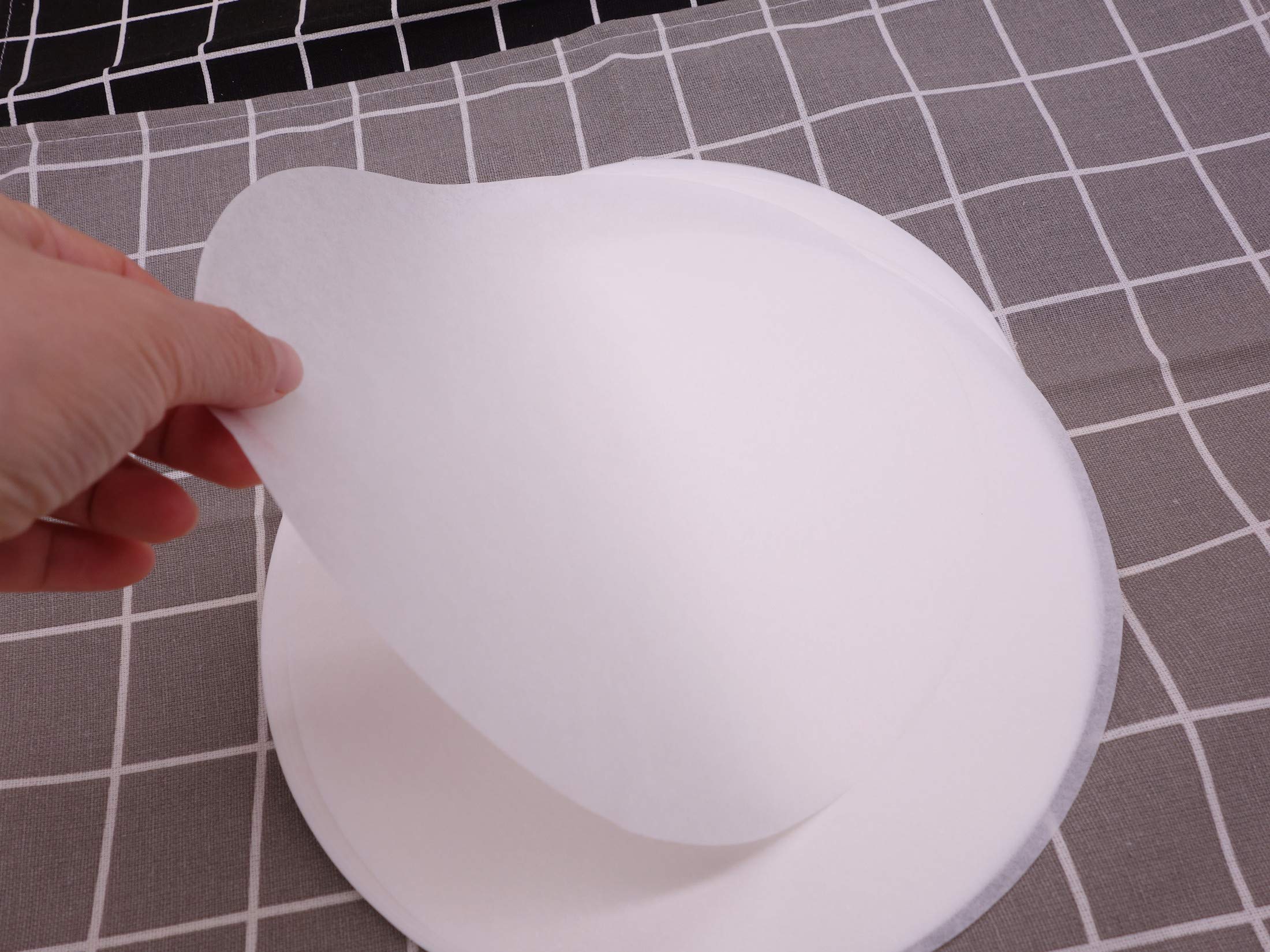 8 Inch Round Parchment Paper 200 Counts - Precut Baking Paper Rounds for Oven, Air Fryer, Pans & Cookie Sheets | Non-Stick, Greaseproof & Heat-Resistant for Baking, Roasting & Meal Prep