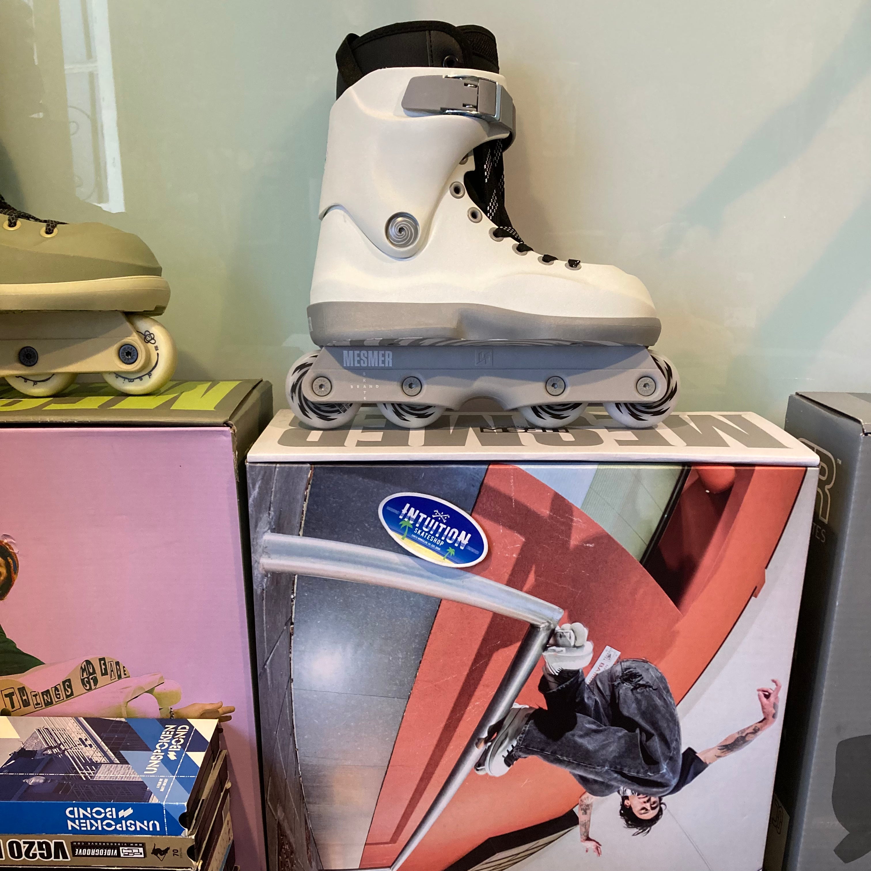 Mesmer Team White Inline Skates for Adults - High-Performance Rollerblades for Fitness & Urban Skating - Perfect for Outdoor Exercise & Commuting
