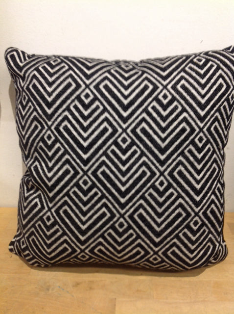 Premium 18-Inch Black & White Decorative Throw Pillow - Soft & Stylish Home Decor for Sofa, Bed, or Living Room