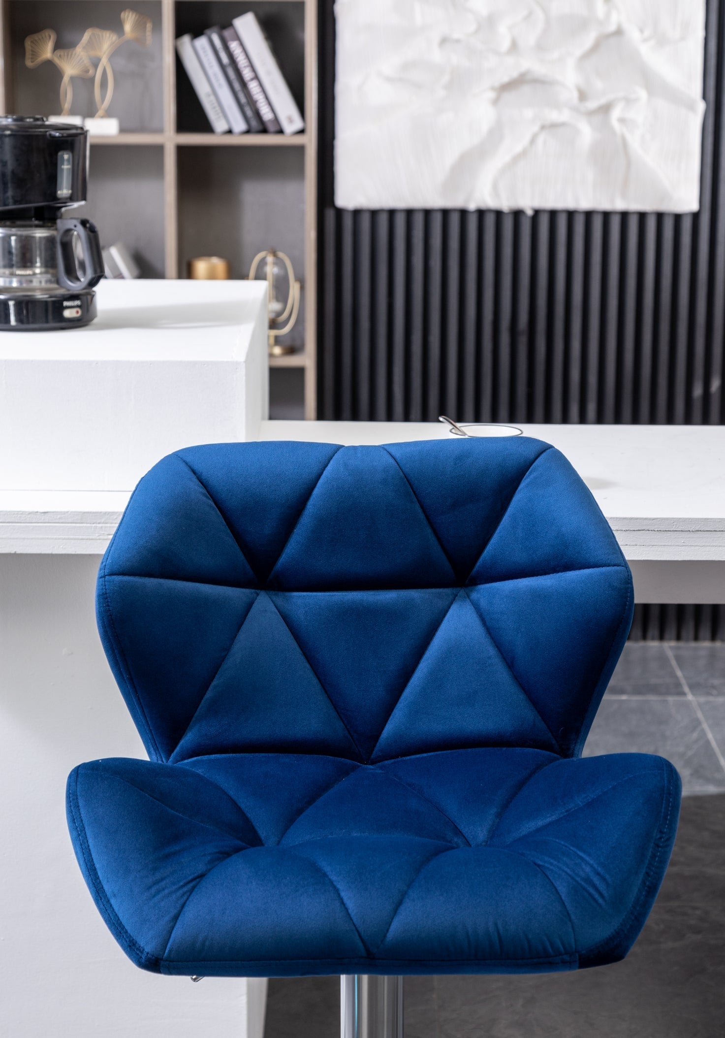 Roundhill Furniture Breni Velvet Diamond Tufted Swivel Adjustable Height Bar Stool - Set of 2, Navy Blue Velvet Upholstery - Perfect for Kitchen Islands, Home Bars & Breakfast Nooks