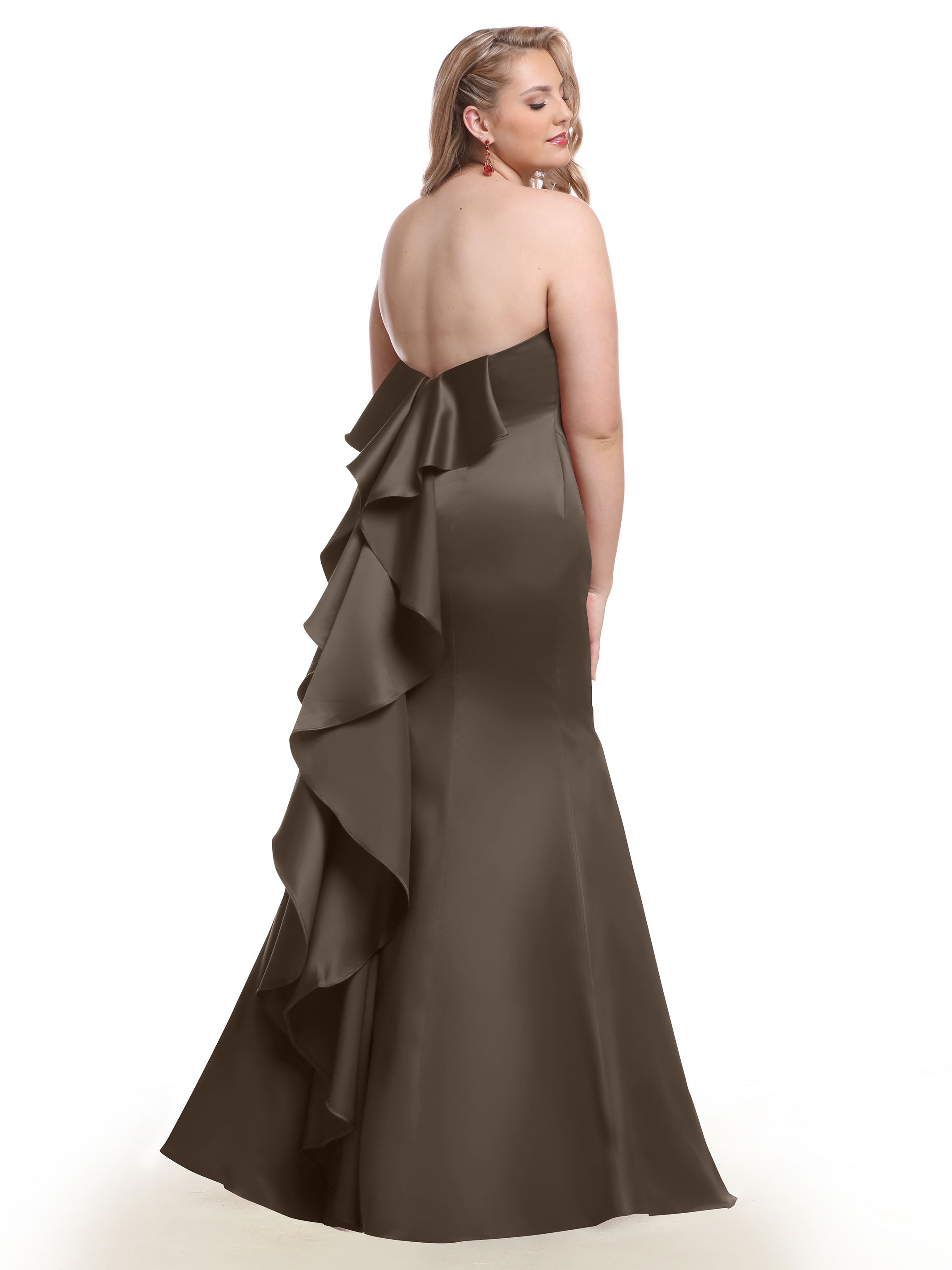 Strapless Satin Fit and Flare Bridesmaid Dress with Sweetheart Neckline - Elegant Formal Gown for Weddings, Prom, and Special Occasions