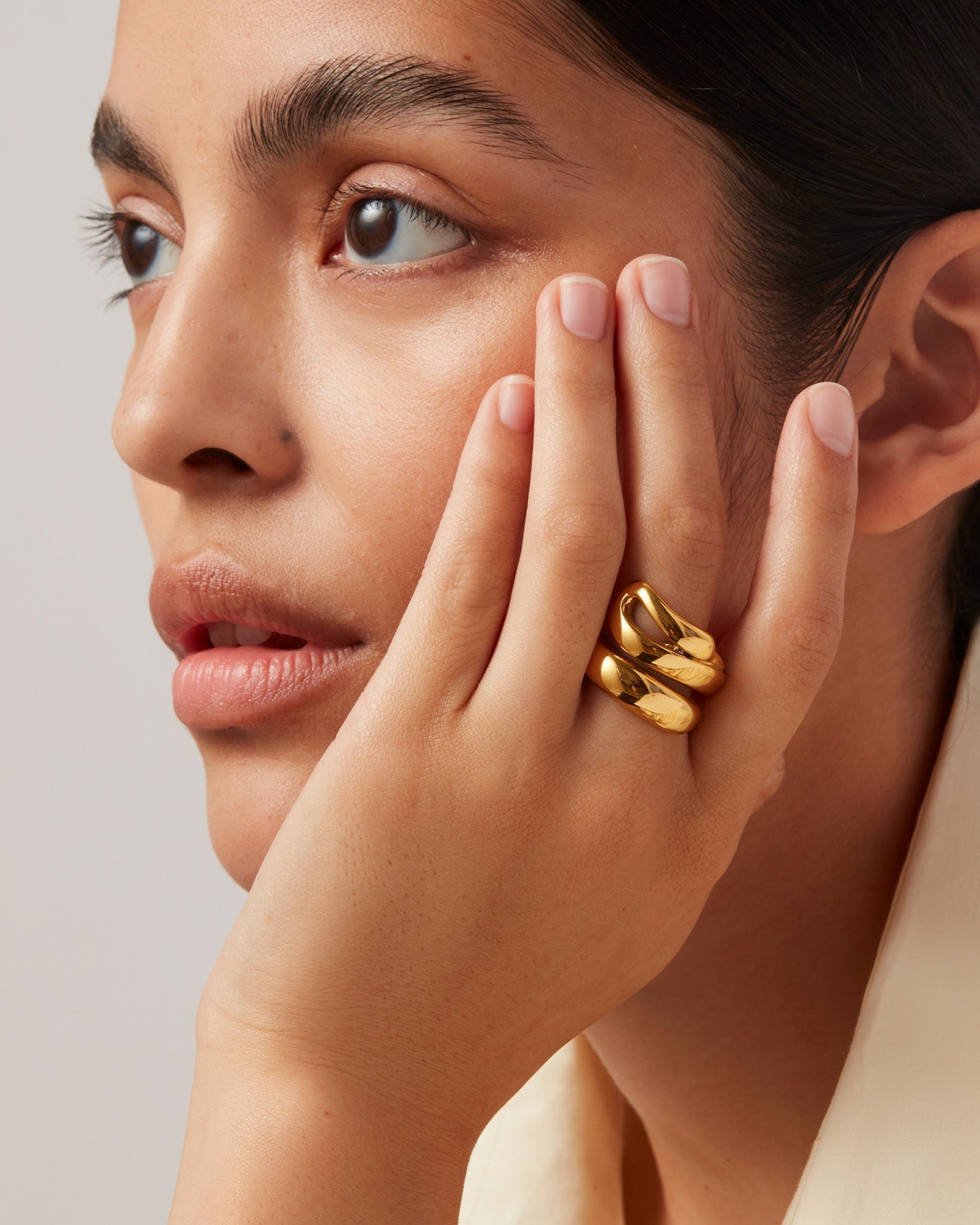 Elegant Gold Sees Ring for Women - Perfect for Weddings, Anniversaries & Special Occasions