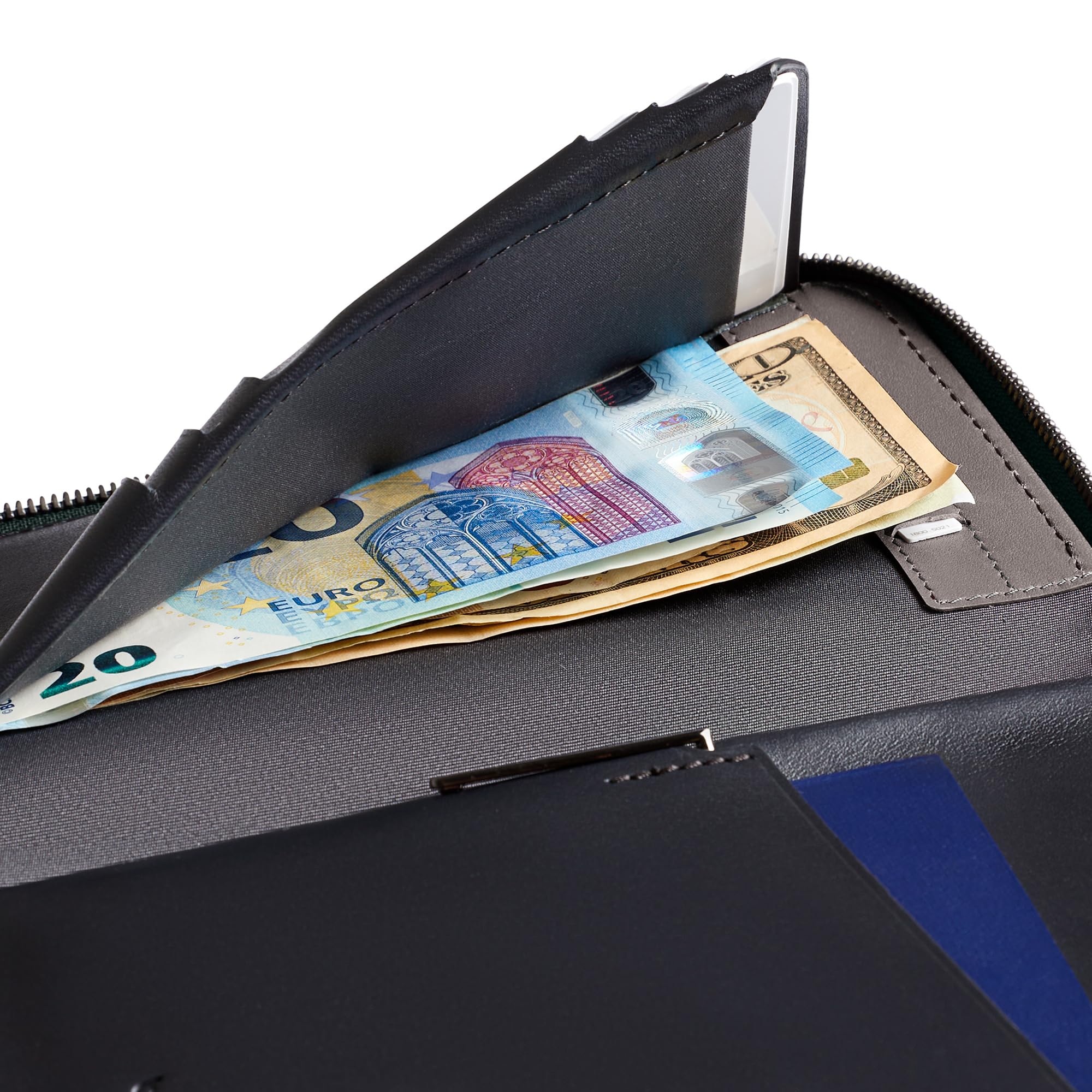 Bellroy Travel Folio – Premium Leather Passport Holder & Document Organizer (Second Edition, Everglade) – Perfect for Business Trips & International Travel