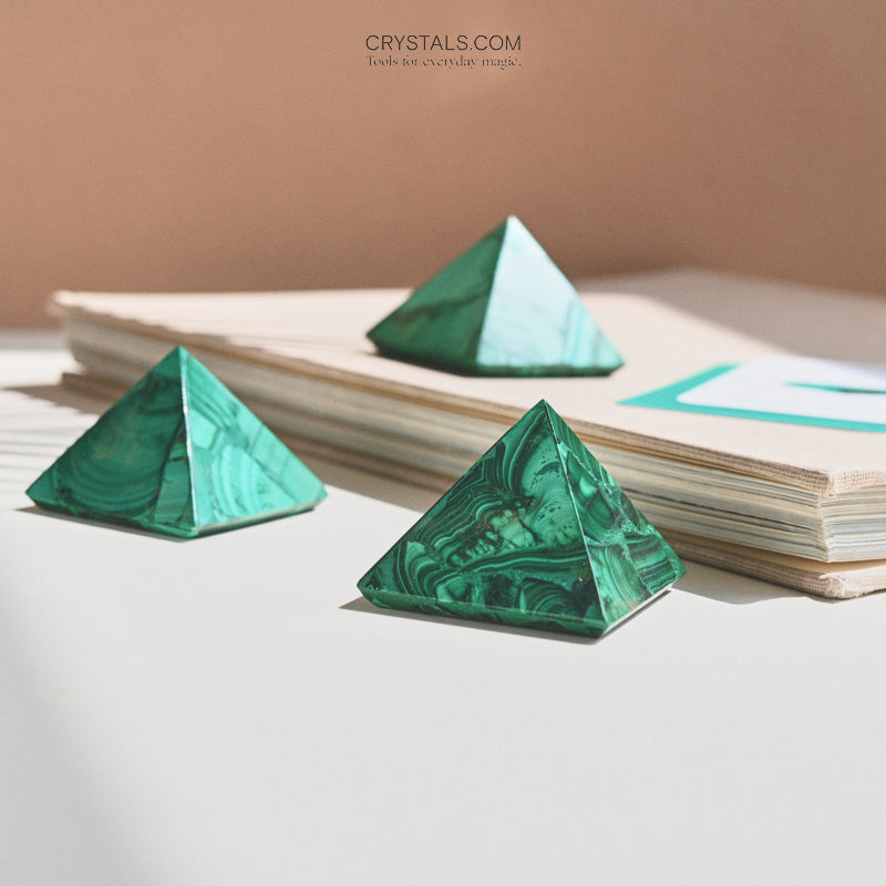 Natural Malachite Pyramid Stone - Healing Crystal for Meditation, Energy Balancing & Home Decor | Perfect for Spiritual Gifts, Yoga & Feng Shui