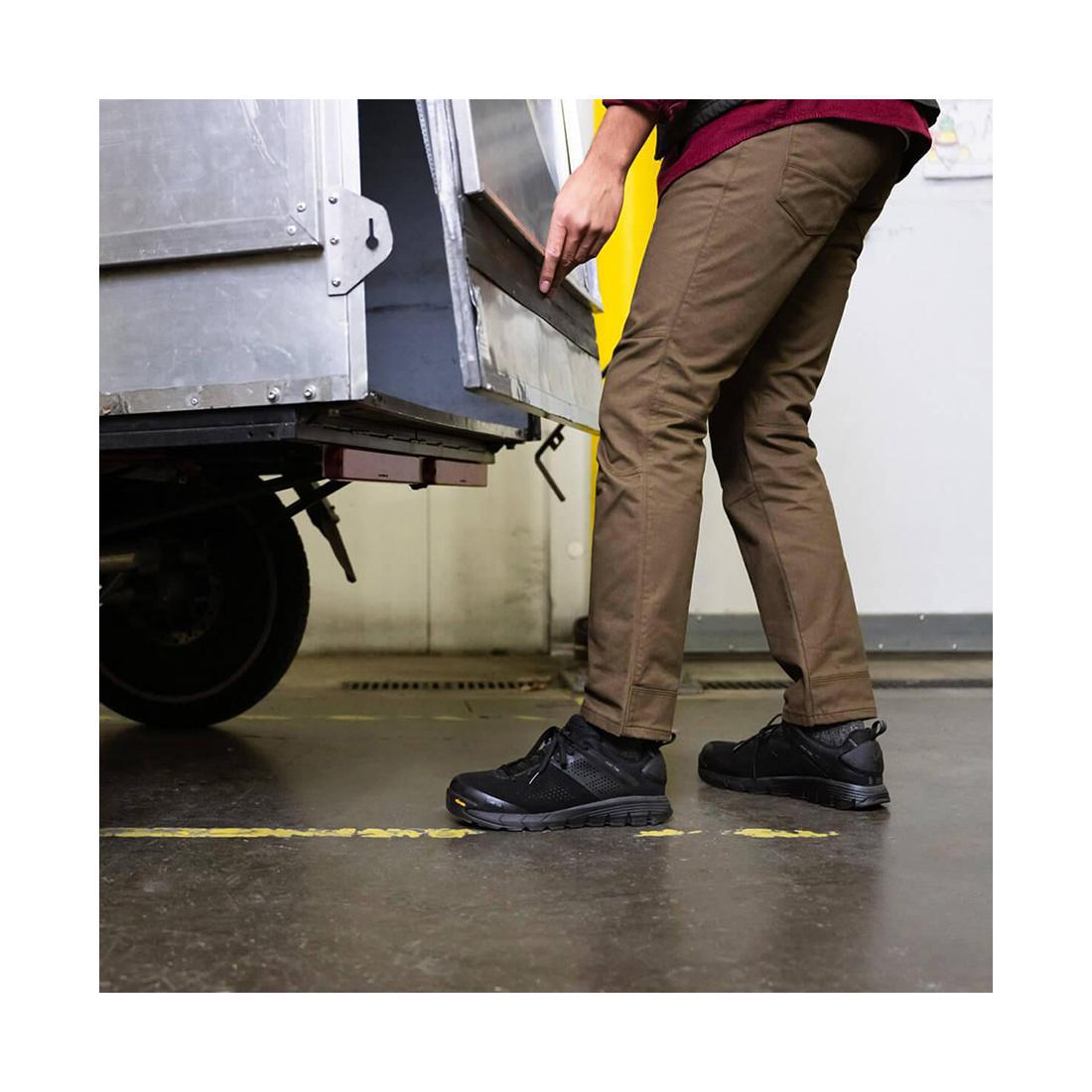 Black Nano Toe Work Shoes with 3-Day Lead Time - Durable Safety Footwear for Construction, Warehouse & Industrial Work