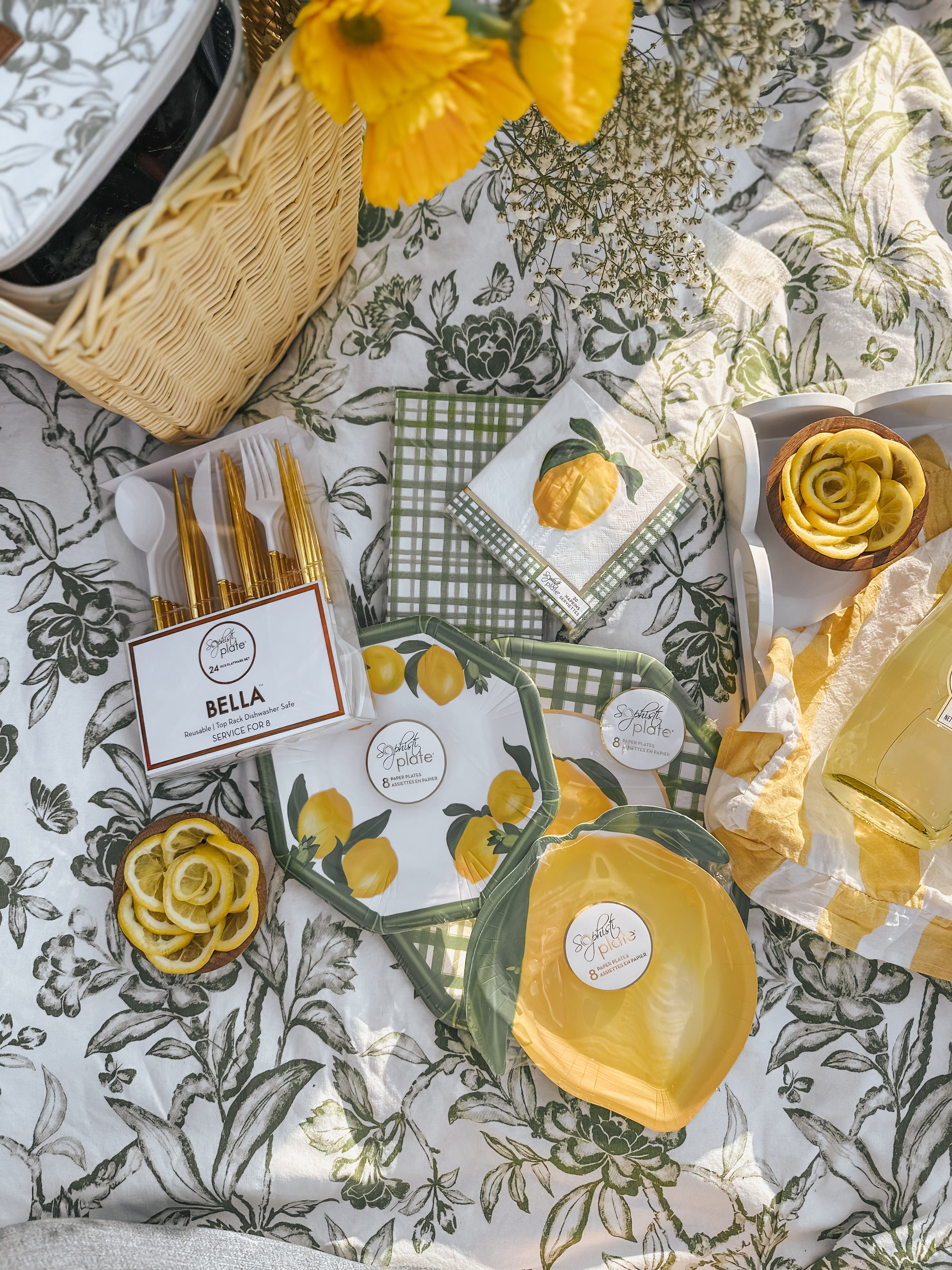 Fresh Lemon & Stem Salad Plates Set of 8 - Elegant Dinnerware for Parties, Picnics & Home Decor | Durable & Stylish Tableware for Everyday Use