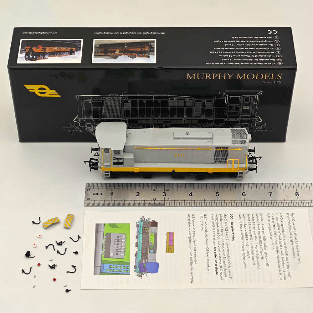 1:76 Scale Murphy Models MM0121 Class 121 Diesel Locomotive B121 in CIE Grey Livery - Irish Railways Collection Model Train for Display & Diorama Scenes