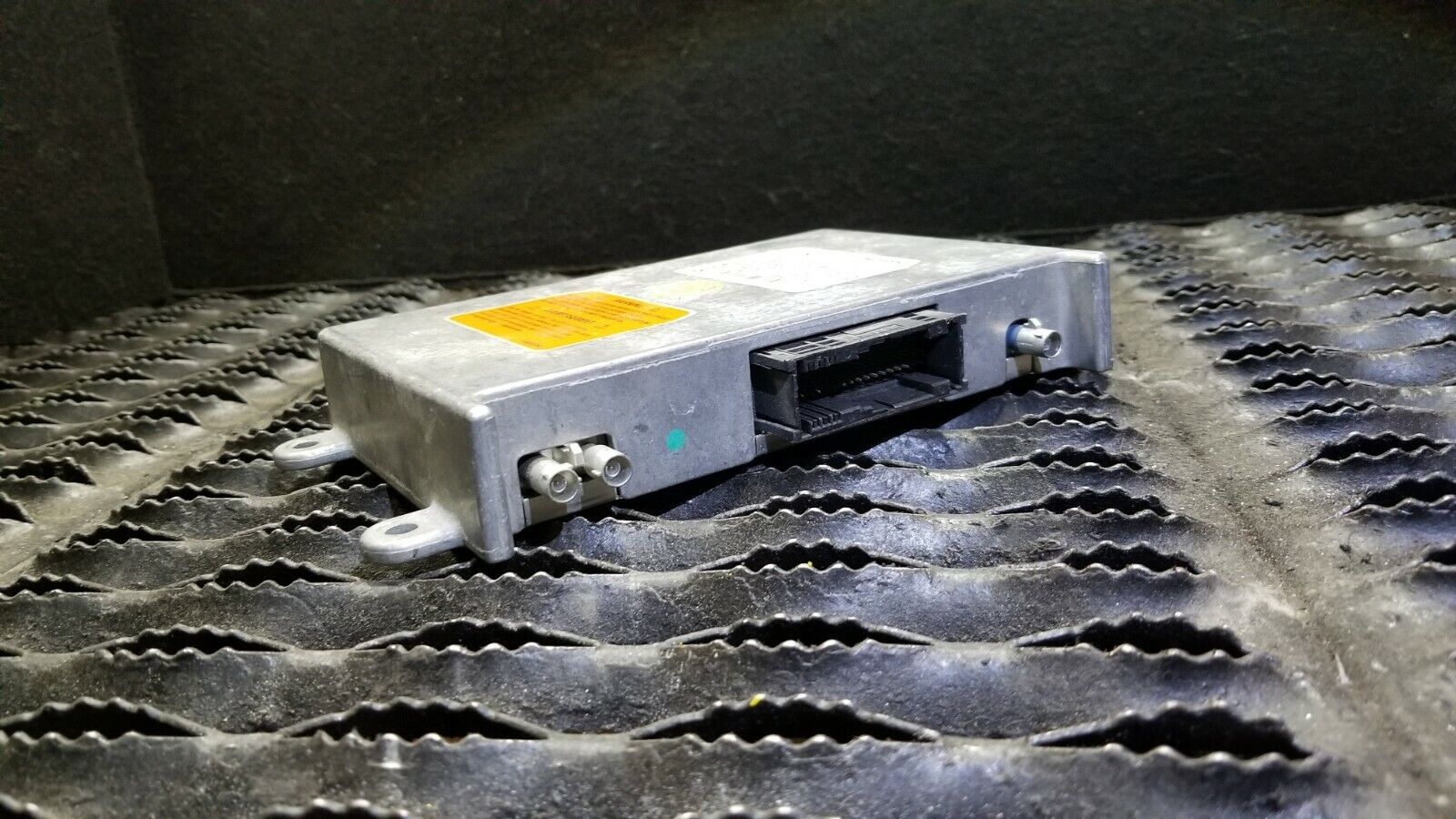 Original Mercedes W209 CLK500 Motorola Phone Communication Voice Module OEM N18 - Perfect for Car Audio Upgrades & Hands-Free Calling