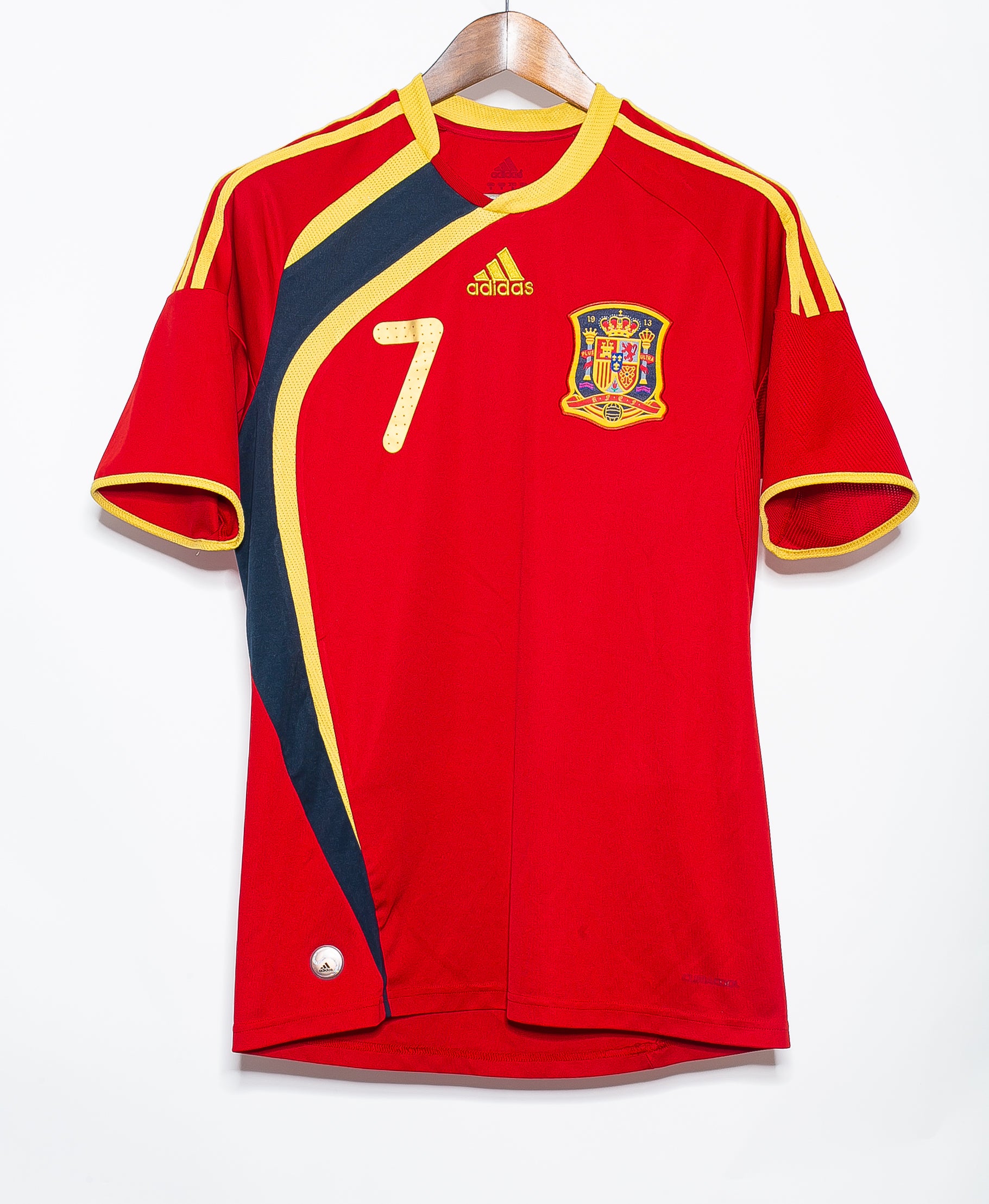 Authentic 2008 Spain Home Soccer Jersey David Villa #7 (M) - Perfect for Matches, Fan Events & Collectibles