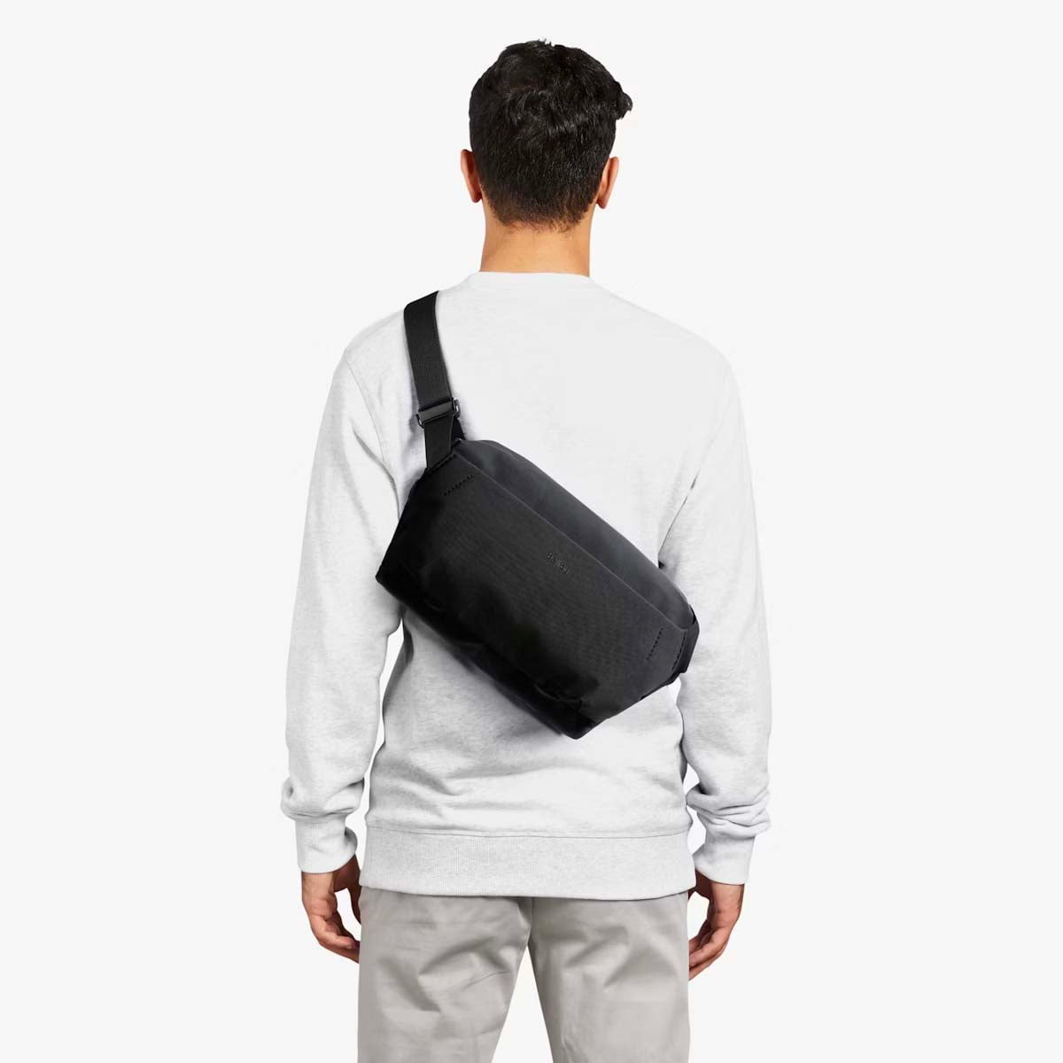 Bellroy Venture Camera Sling Bag - Waterproof Crossbody Camera Bag for DSLR & Mirrorless Cameras - Perfect for Travel, Hiking & Everyday Photography