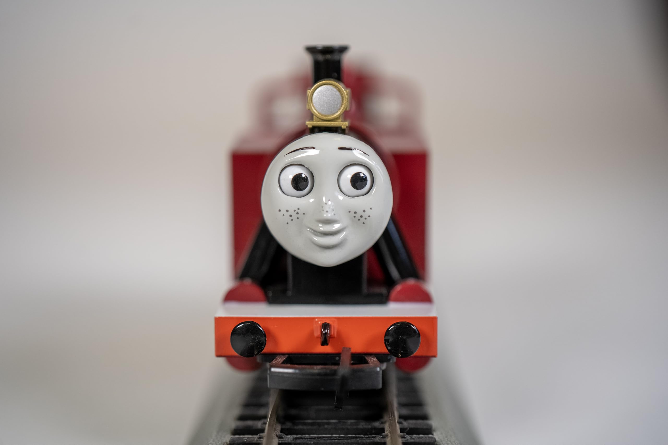 Thomas & Friends Rosie with Moving Eyes Red HO Scale Model Train - Perfect for Collectors, Kids & Train Enthusiasts - Great for Display, Play & Layout Scenes
